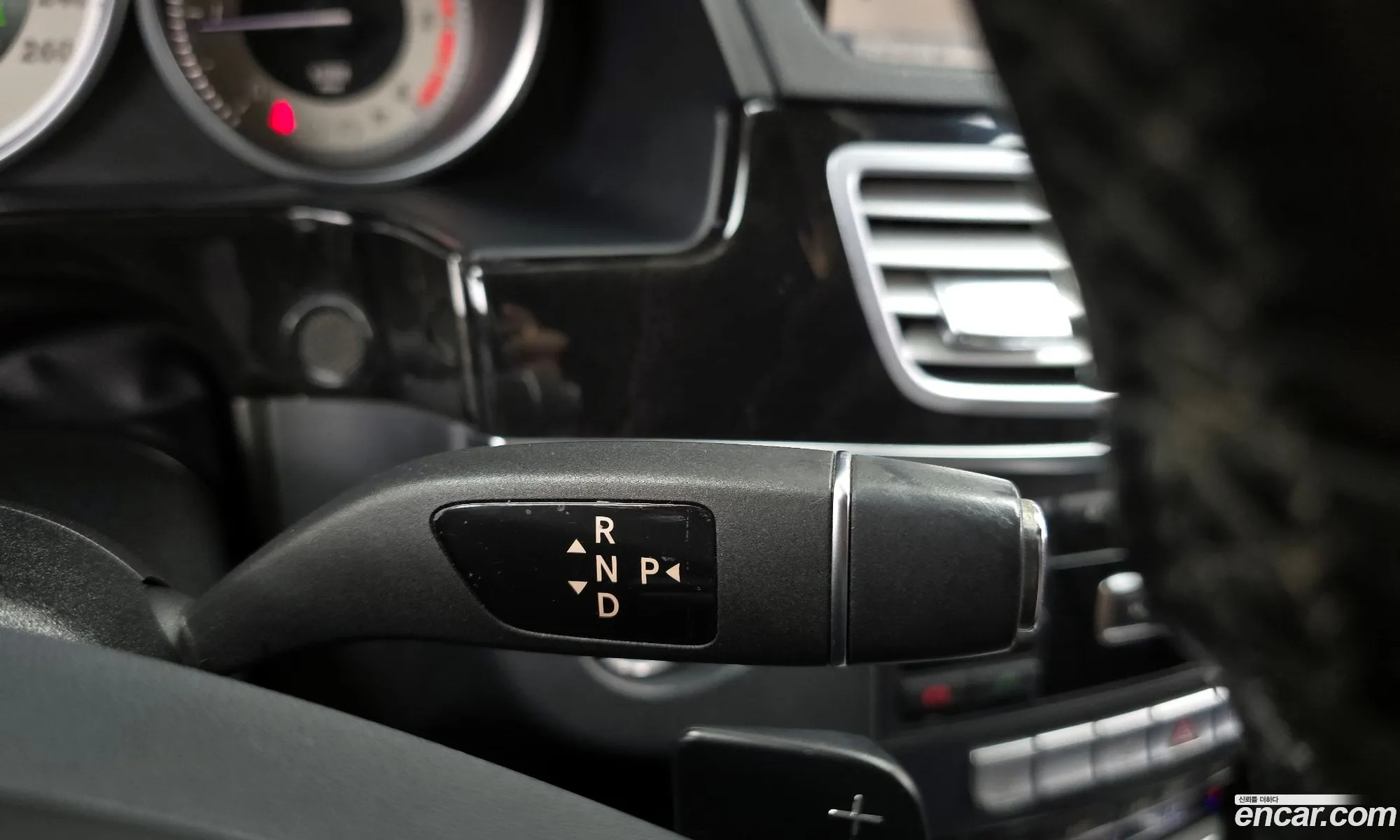 Mercedes-Benz E-Class W212 2014 WDDHF0CB1EA965004 — 4