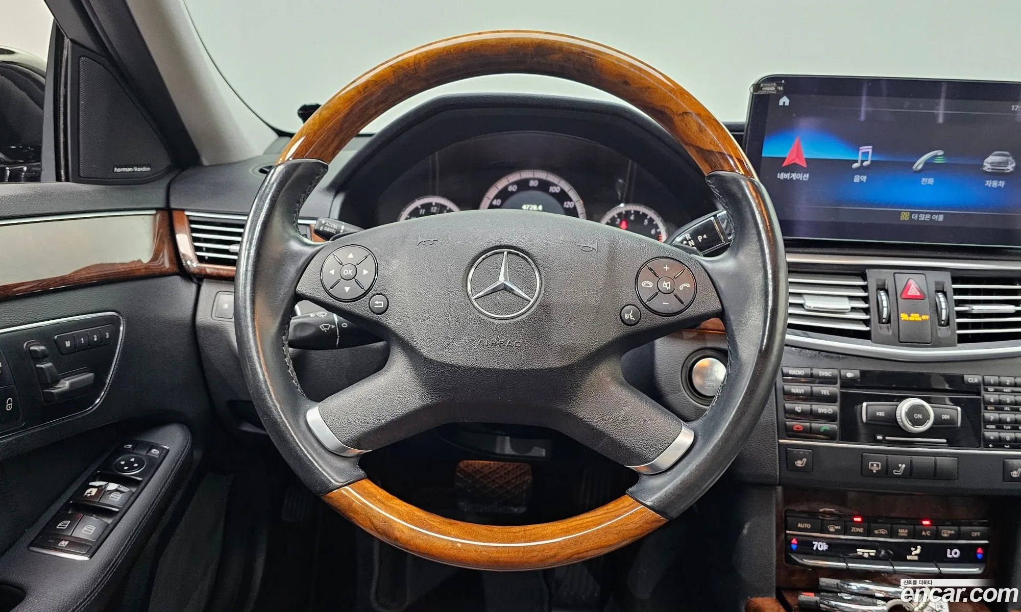 Mercedes-Benz E-Class W212 2011 WDDHF8HB2BA275488 — 18
