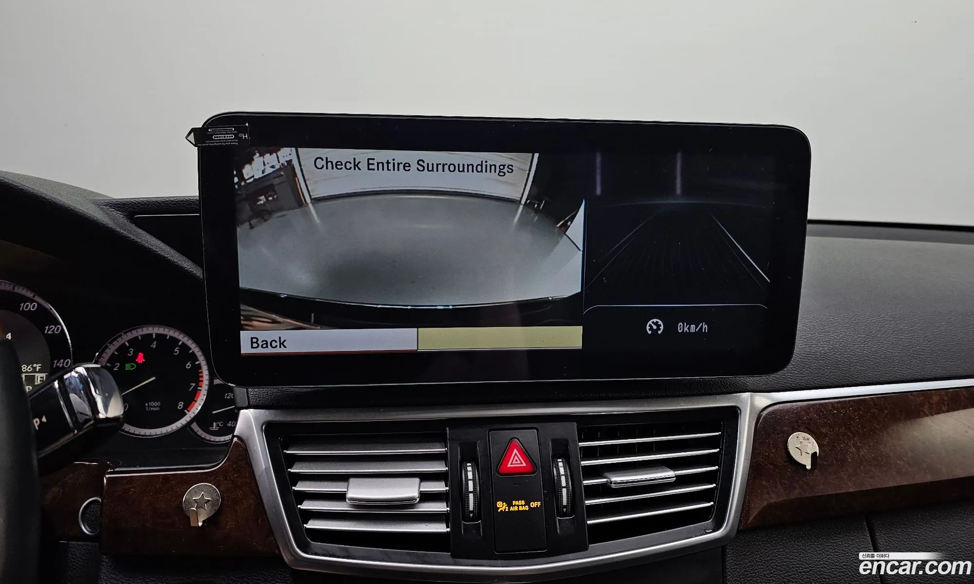 Mercedes-Benz E-Class W212 2011 WDDHF8HB2BA275488 — 14