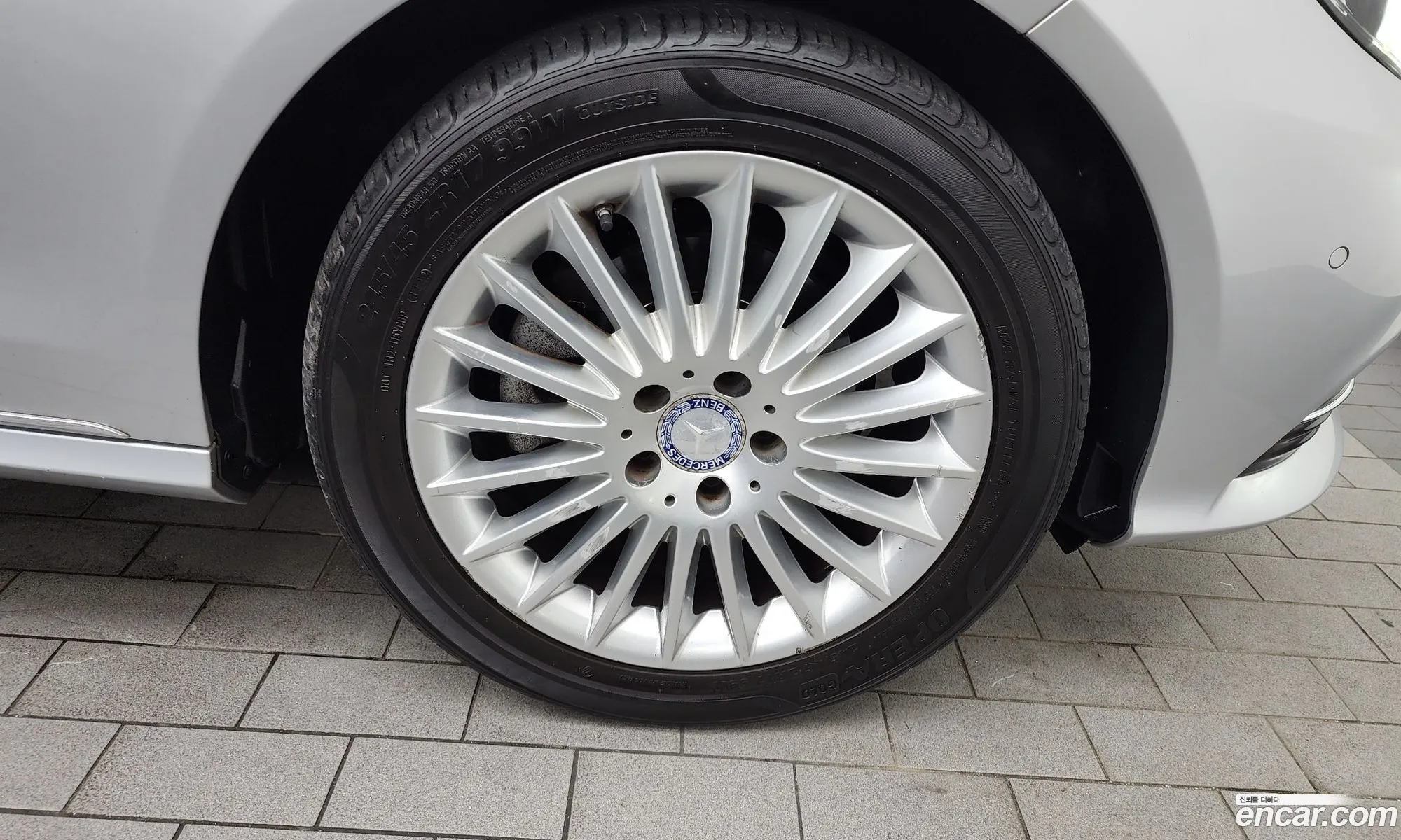 Mercedes-Benz E-Class W212 2014 WDDHF3EB8EA928319 — 11
