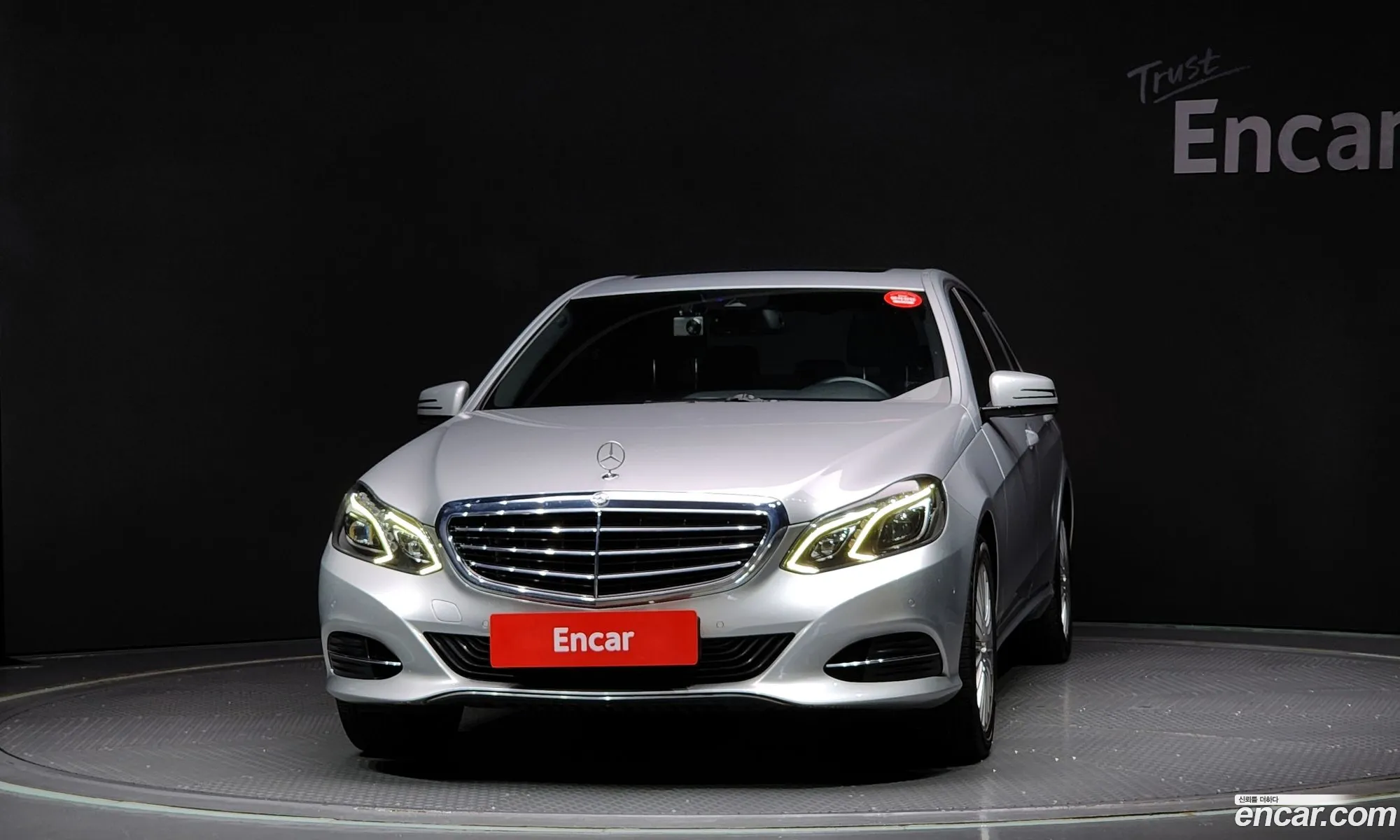 Mercedes-Benz E-Class W212 2014 WDDHF3EB8EA928319 — 15