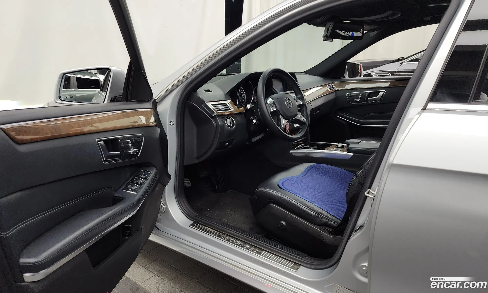 Mercedes-Benz E-Class W212 2014 WDDHF3EB8EA928319 — 20