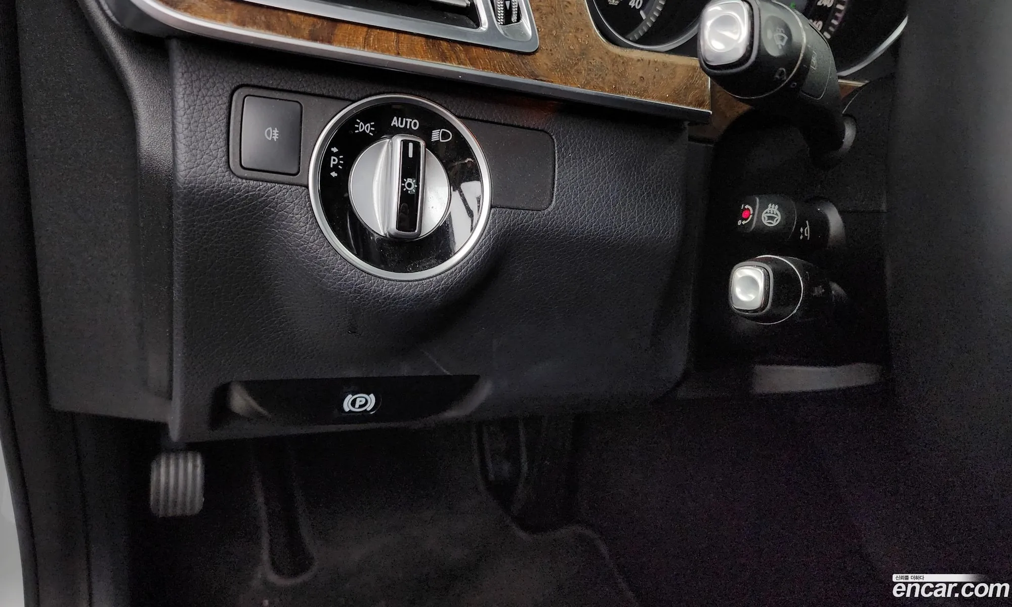 Mercedes-Benz E-Class W212 2014 WDDHF3EB8EA928319 — 8