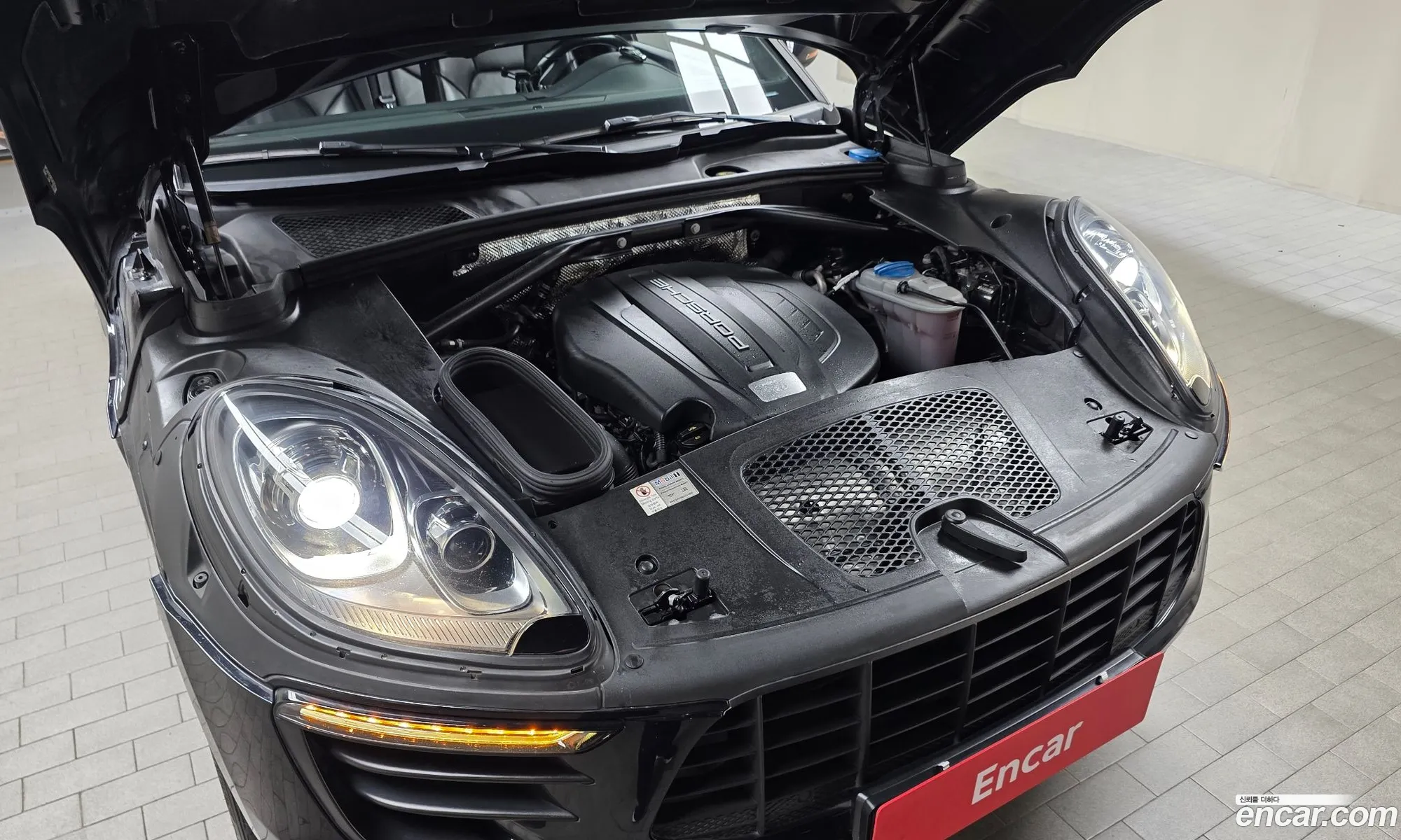 Porsche Macan 2014 WP1AA2958FLB03510 — 16