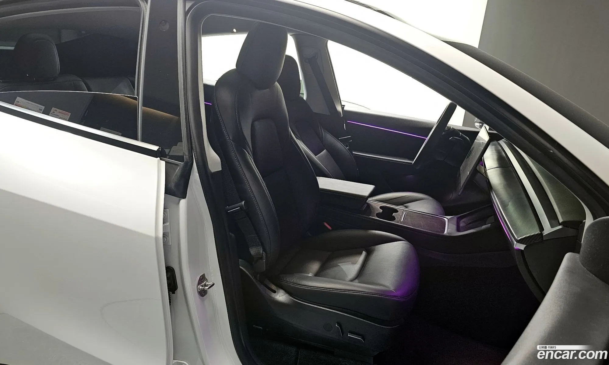 Tesla Model Y 2021 5YJYGDED7MF236928 — 2