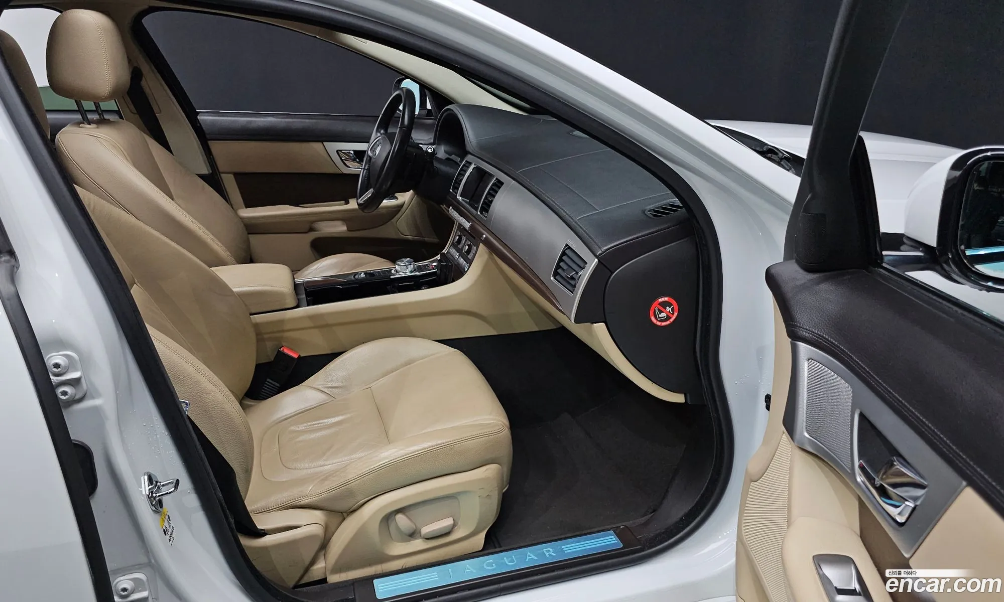 Jaguar XF 2013 SAJAA0548DNS84002 — 17