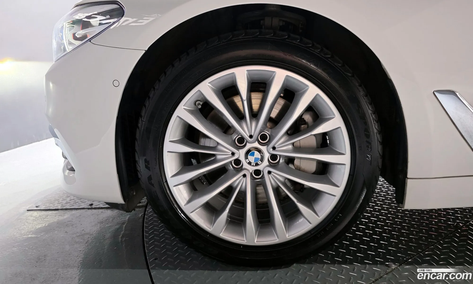 BMW 5 Series 2019 WBAJD3108KB317053 — 6