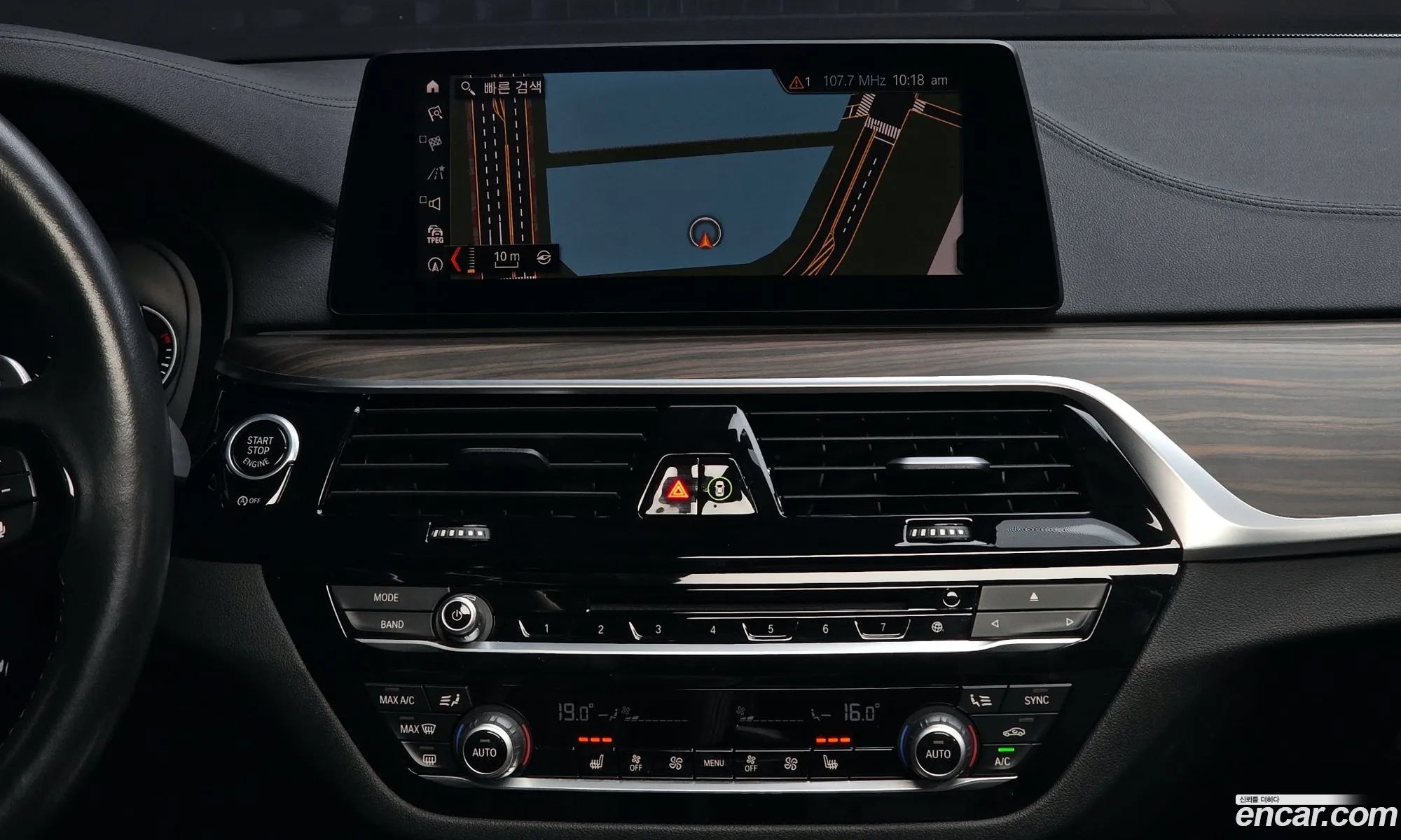 BMW 5 Series 2019 WBAJD3108KB317053 — 17