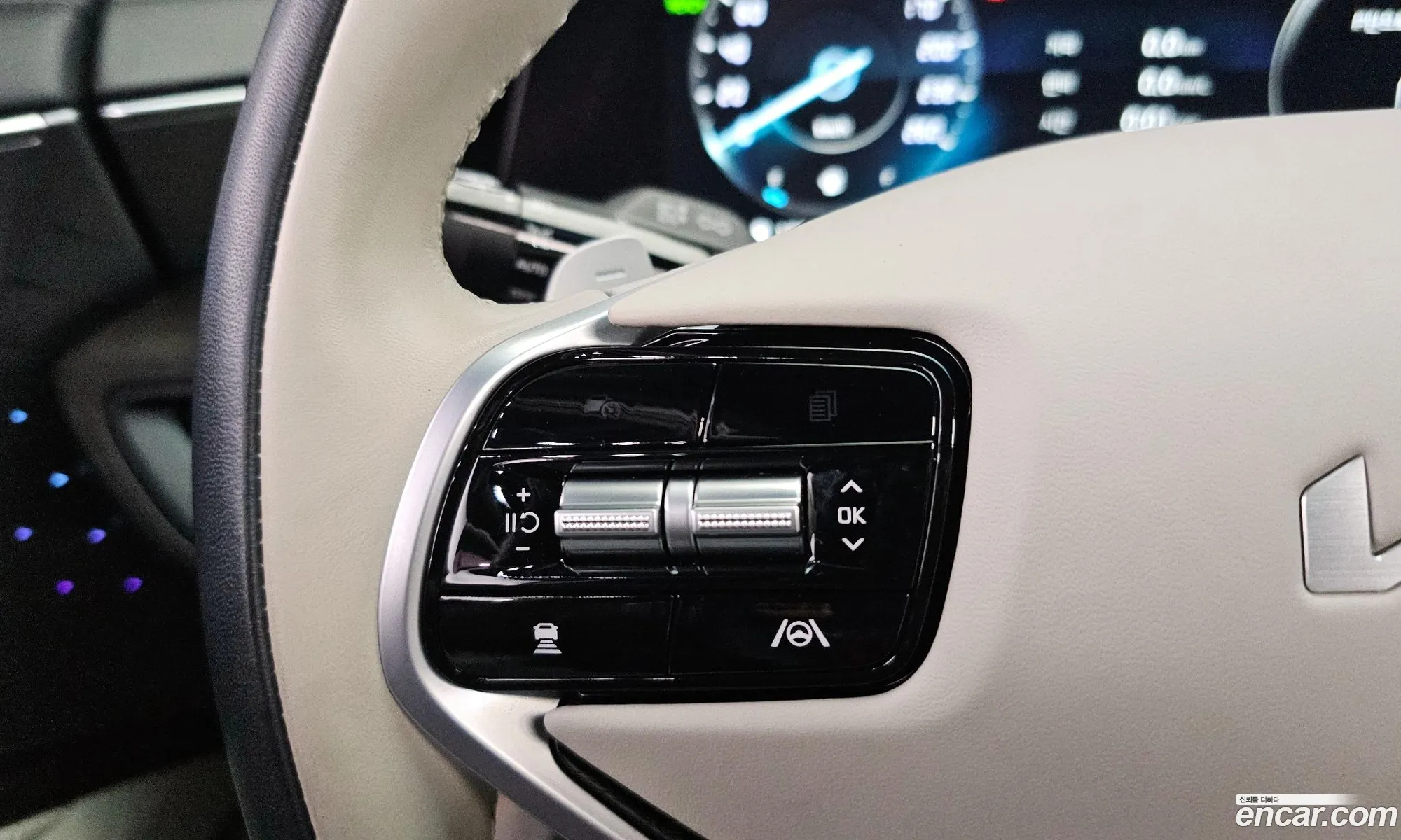 Kia K8 Hybrid 2023 — 14