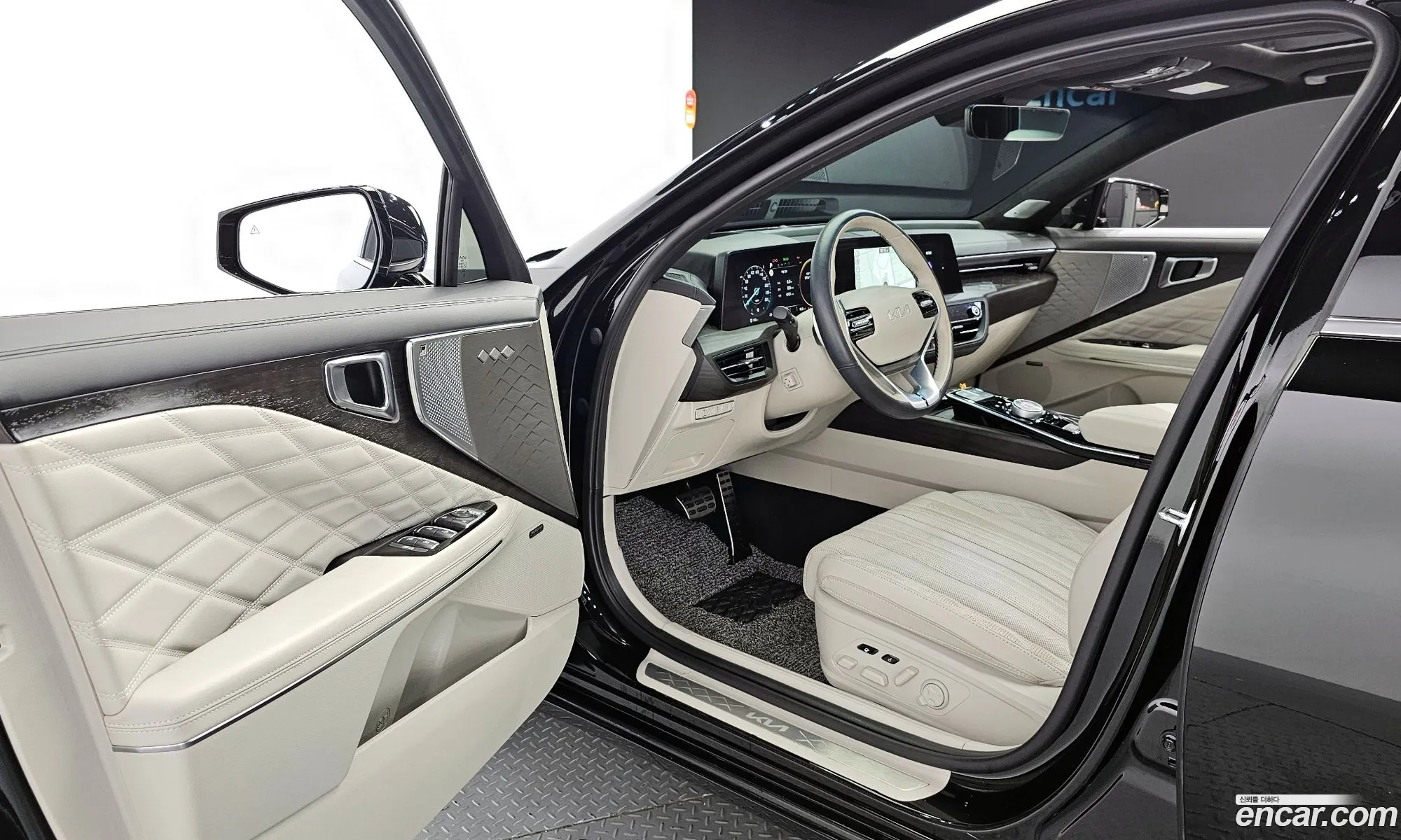 Kia K8 Hybrid 2023 — 6