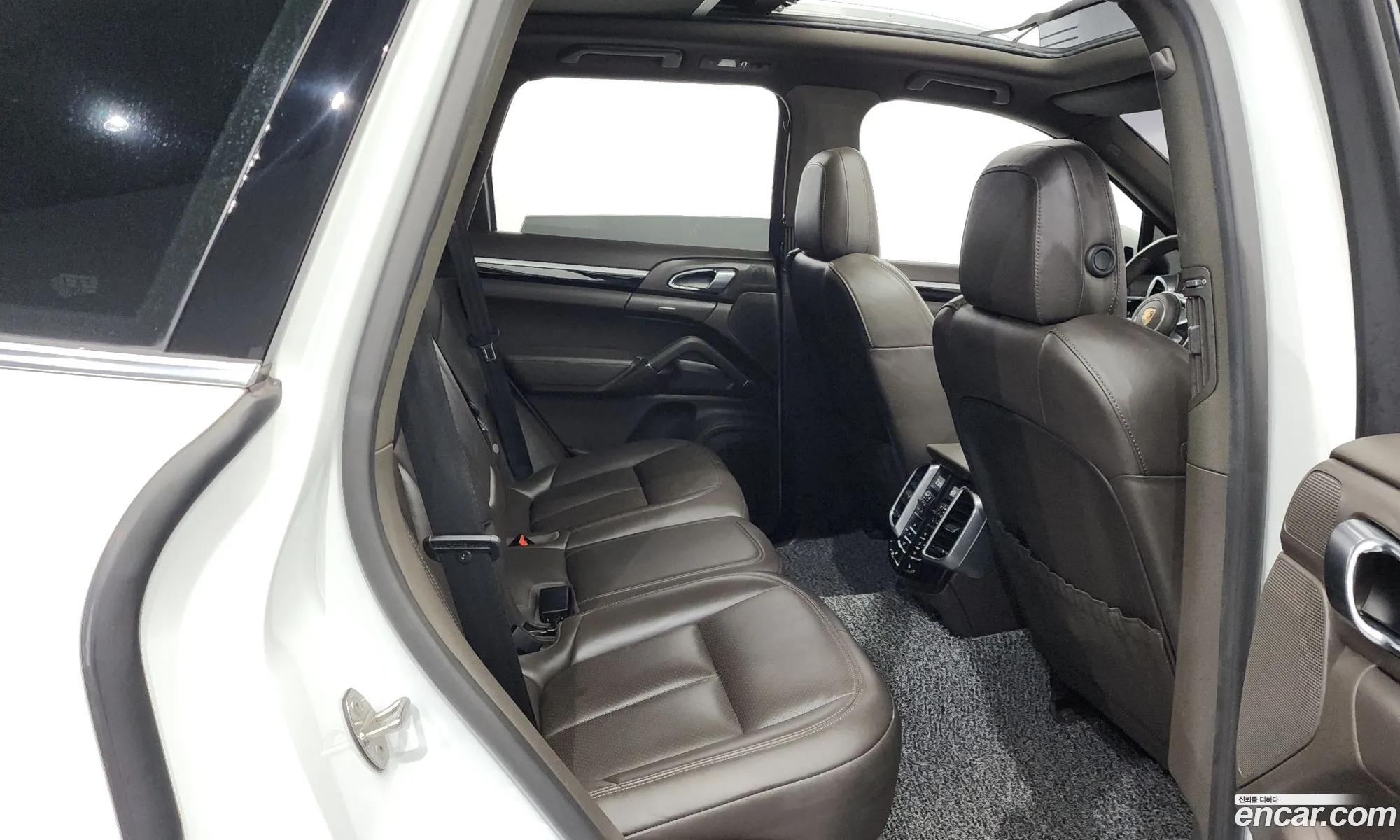 Porsche Cayenne 2016 WP1AF2929GKA49276 — 18