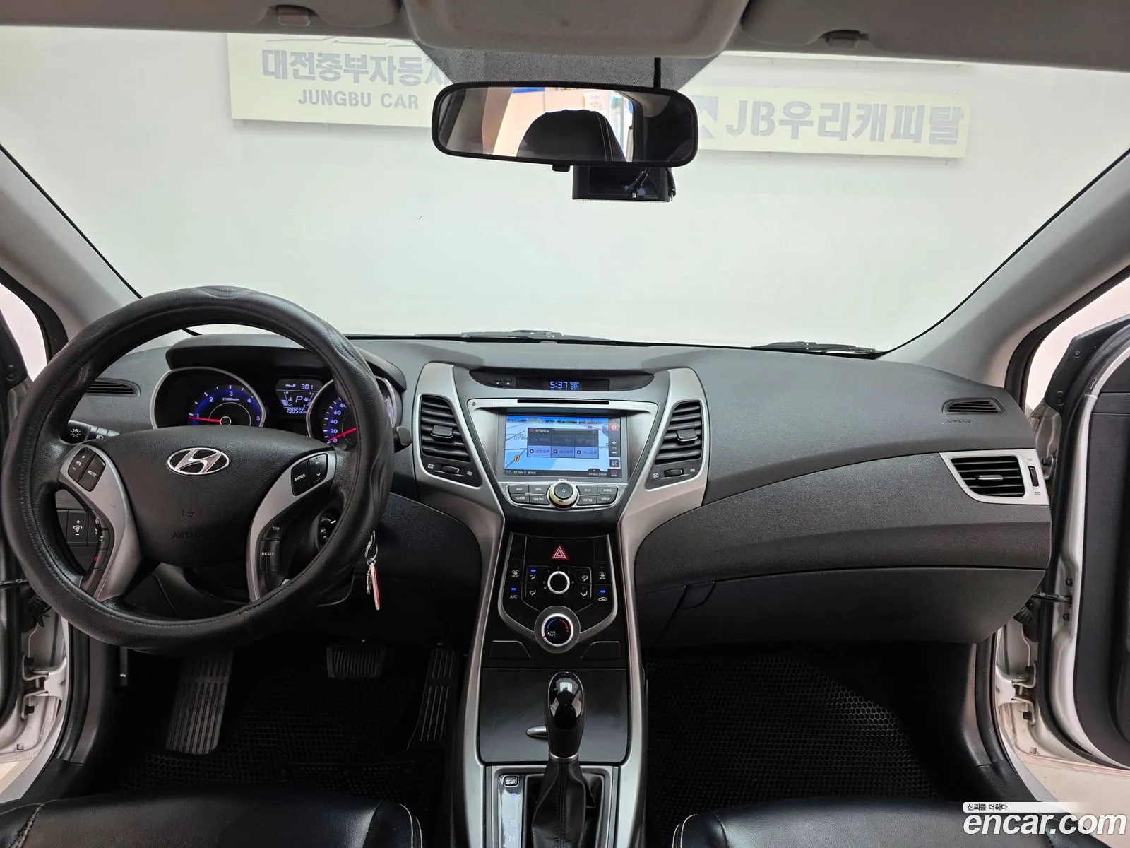 Hyundai Elantra 2015 — 9