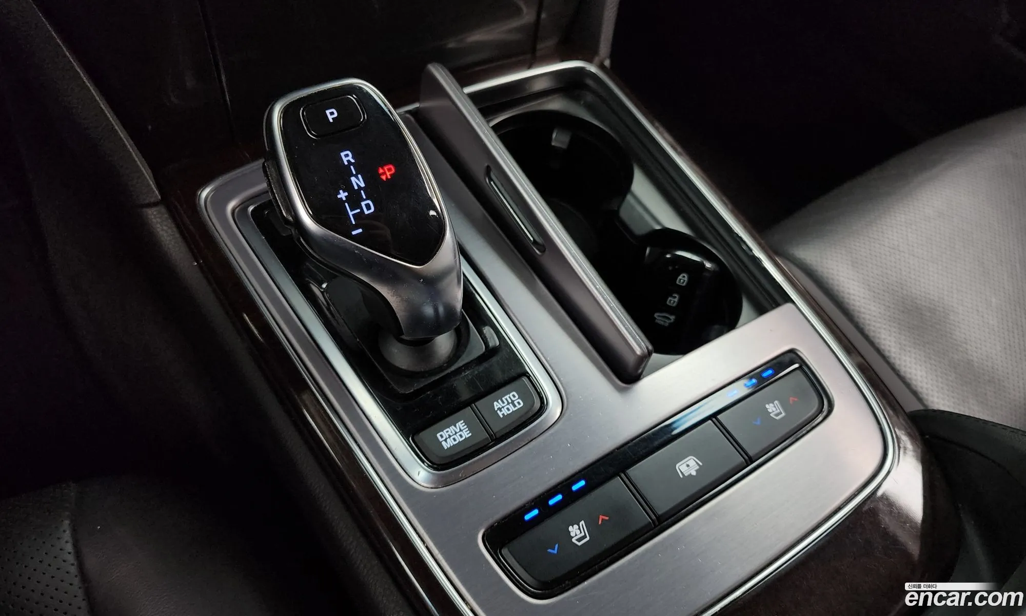 Hyundai Equus 2014 — 19