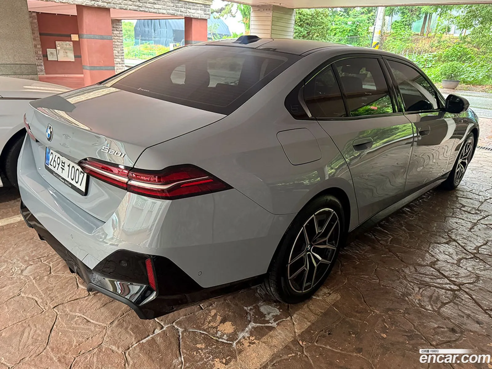 BMW 5 Series 2025 — 5