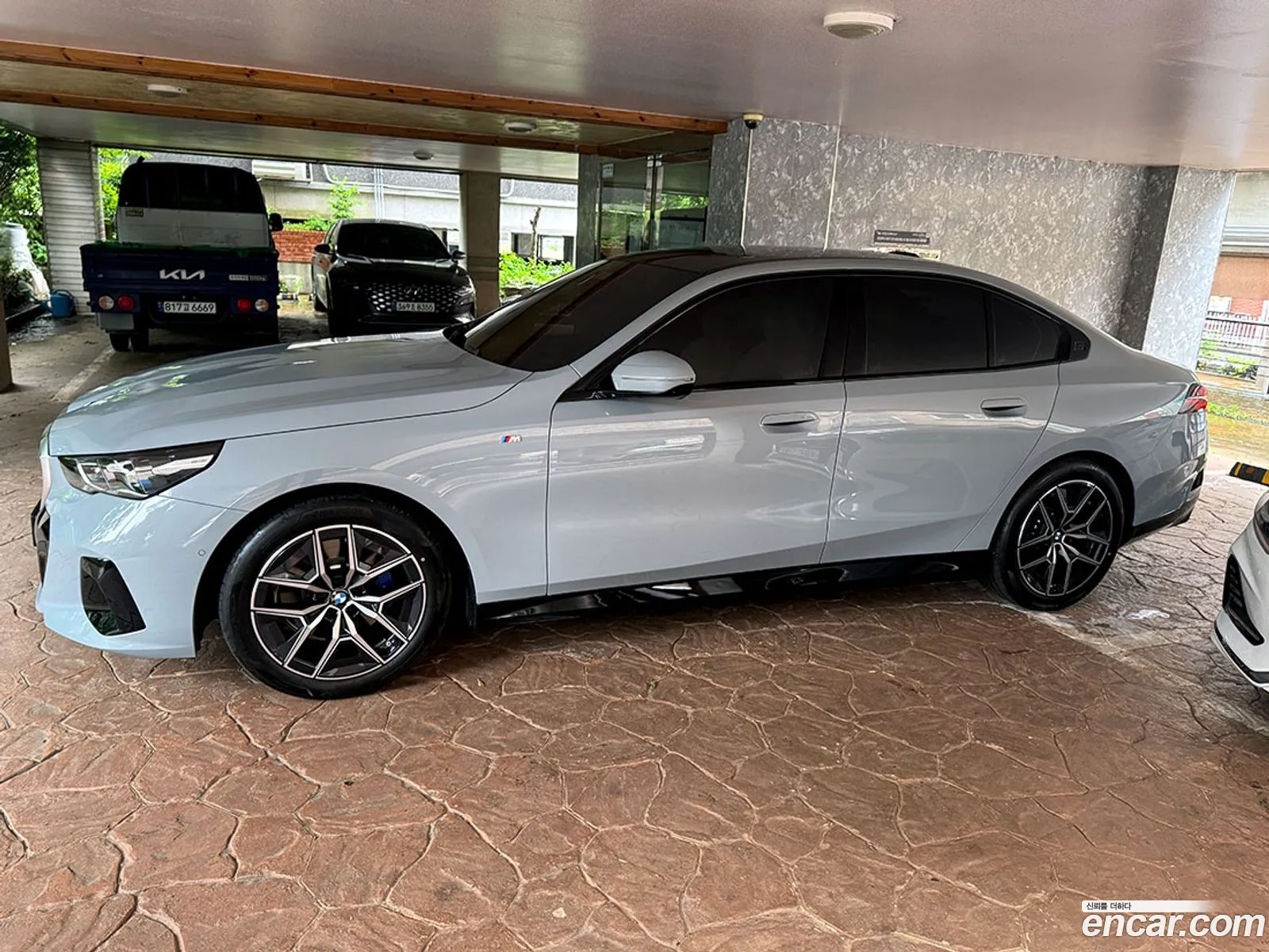 BMW 5 Series 2025 — 12