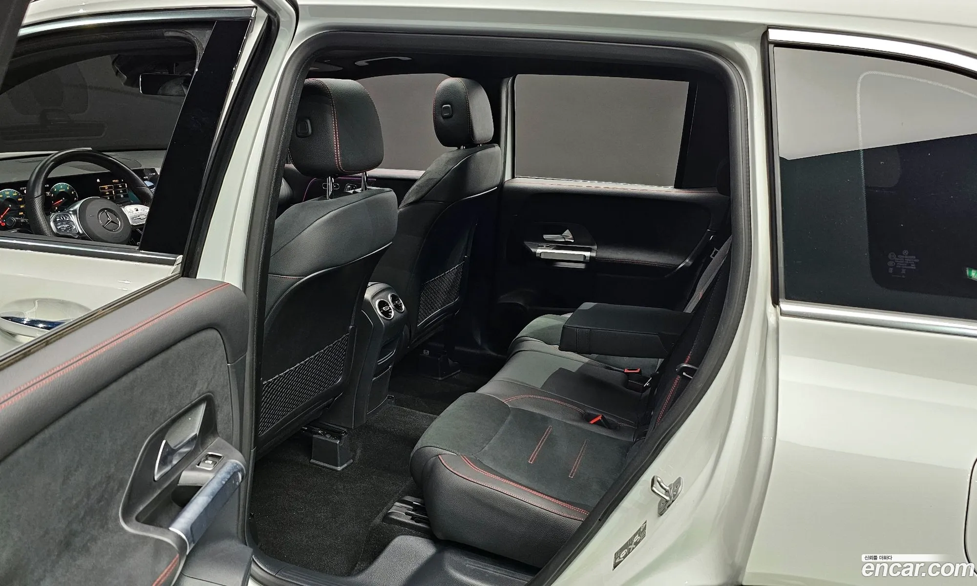 Mercedes-Benz GLB-Class X247 2023 — 16