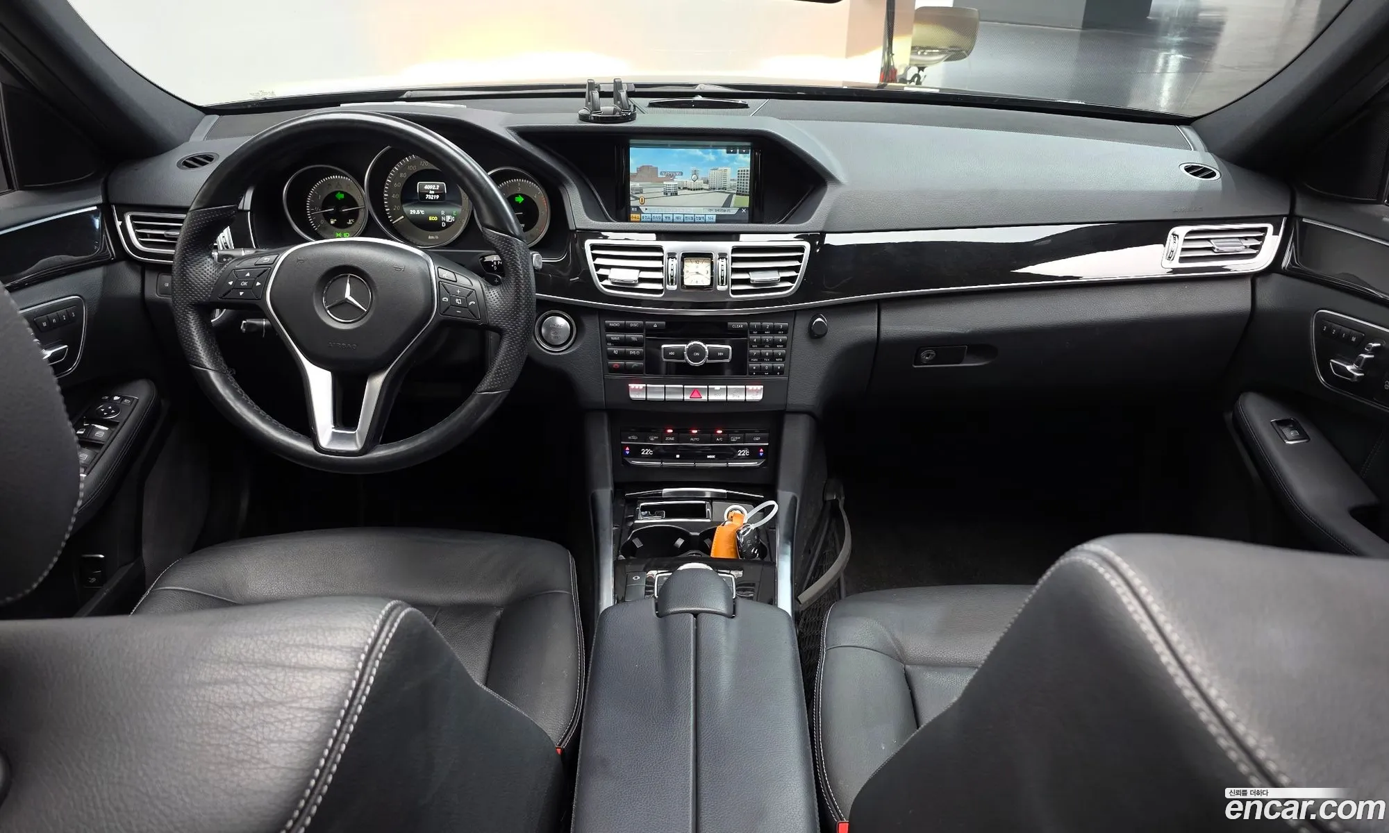 Mercedes-Benz E-Class W212 2014 WDDHF0CB6EB012427 — 12