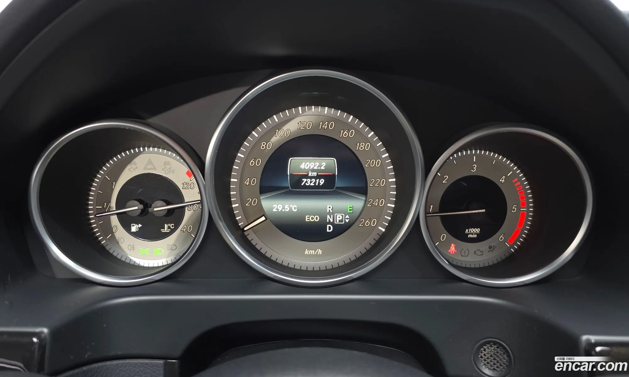 Mercedes-Benz E-Class W212 2014 WDDHF0CB6EB012427 — 7