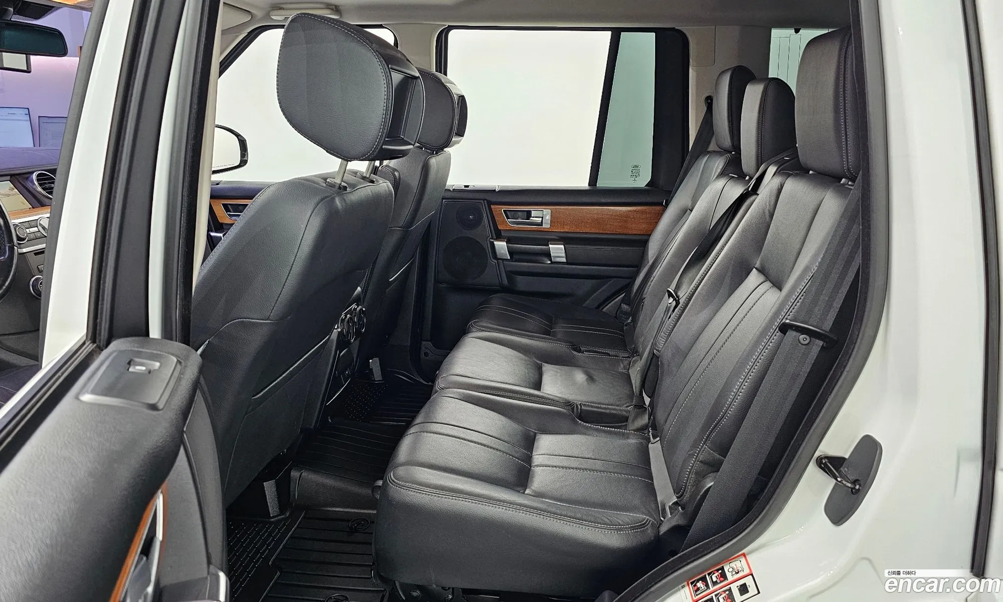 Land Rover Discovery 4 2015 SALLAAAG6FA739954 — 15