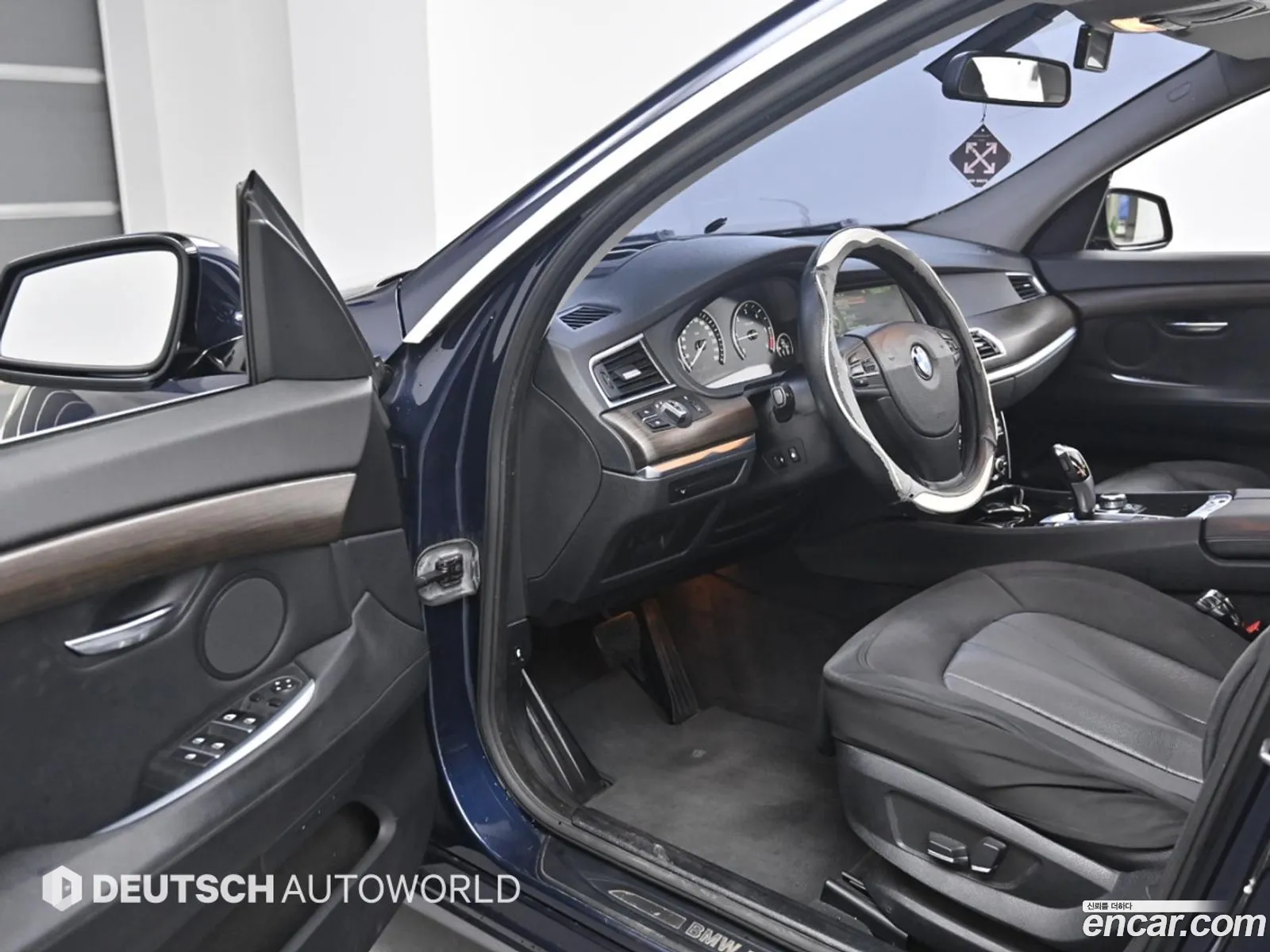 BMW 5 Series GT 2012 — 17