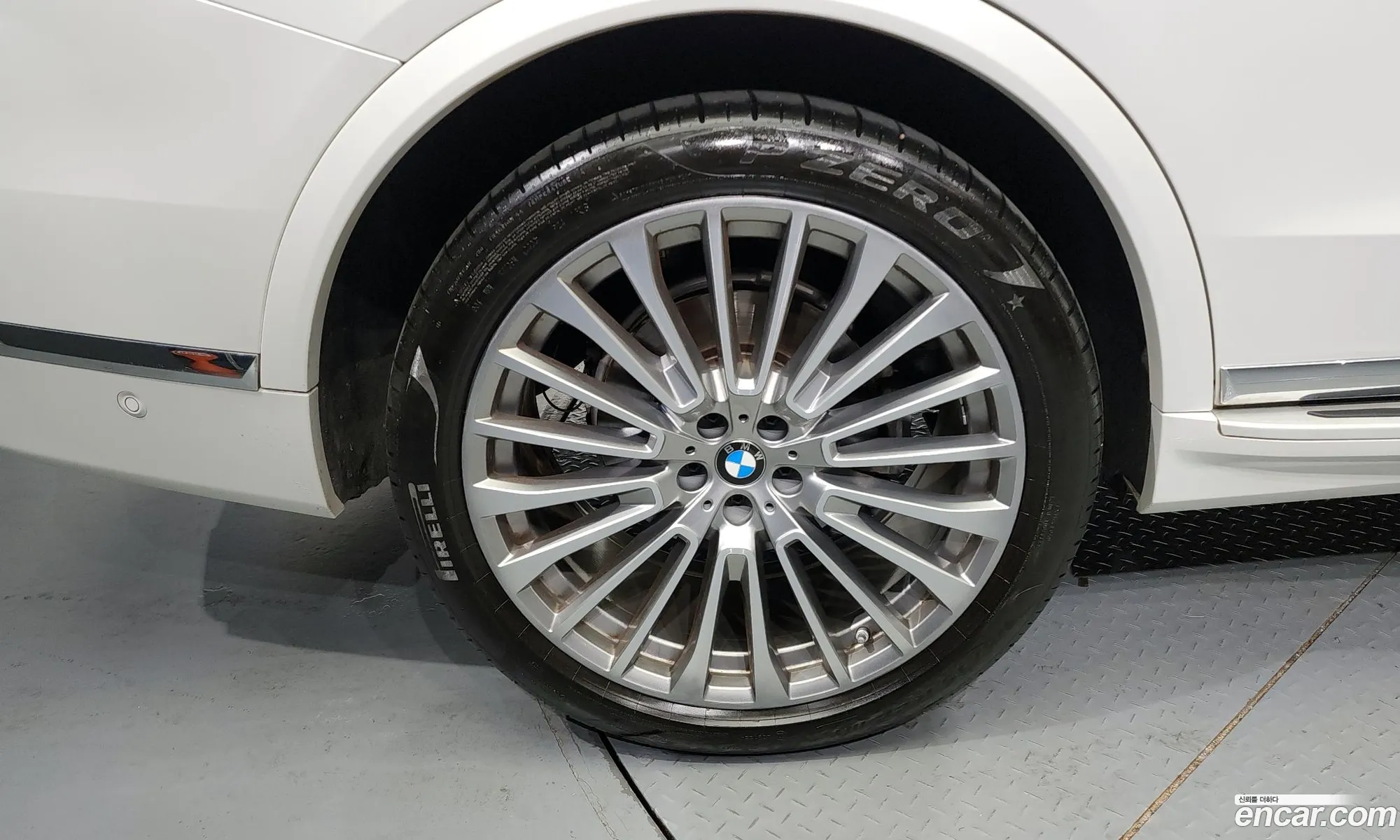 BMW X7 2021 WBACW2105M9E97635 — 17