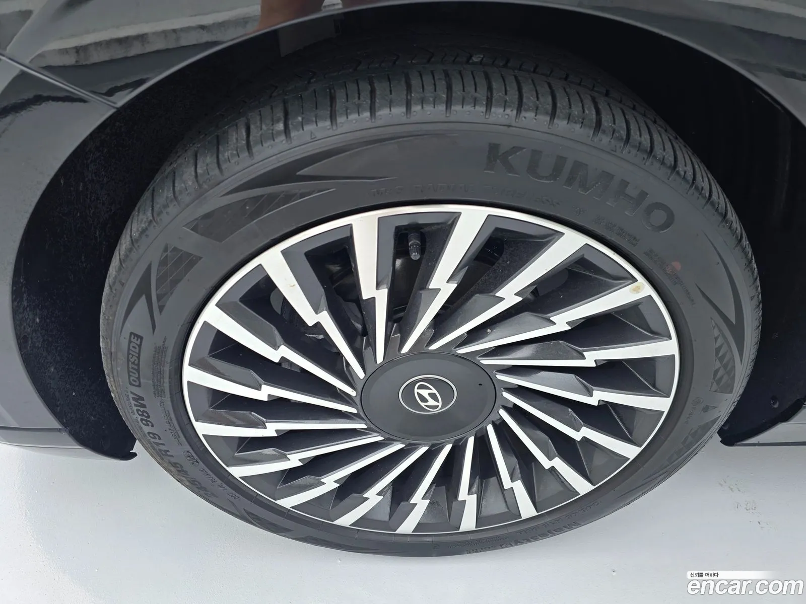 Hyundai Grandeur Hybrid 2024 — 9