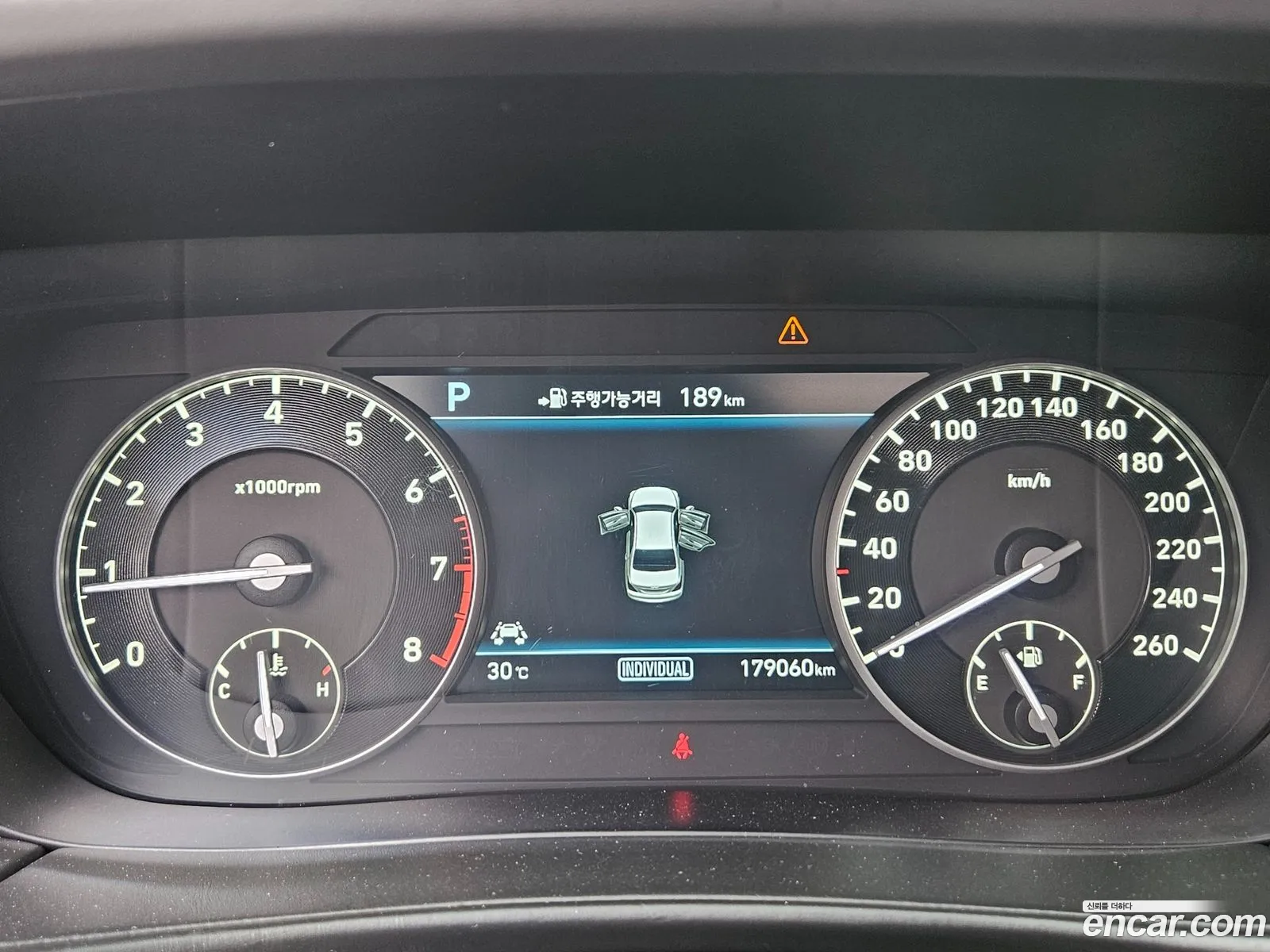 Genesis EQ900 2017 — 10