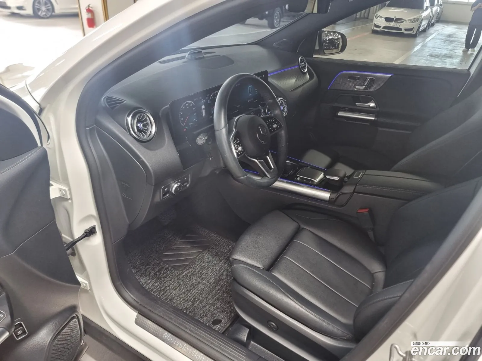 Mercedes-Benz GLA-Class H247 2021 — 12