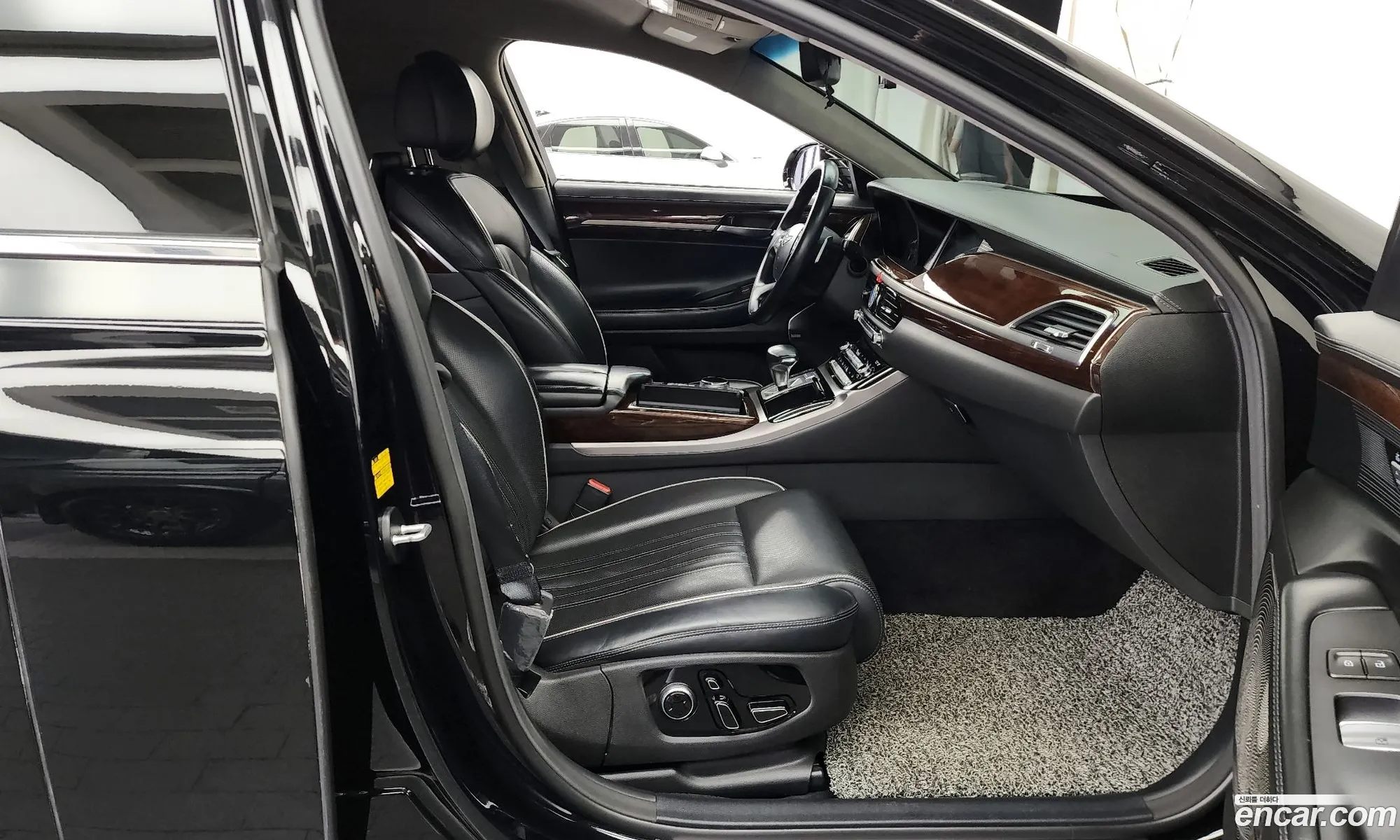 Genesis EQ900 2016 — 9