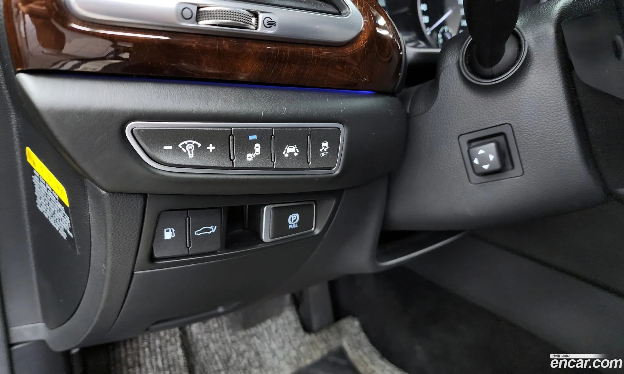 Genesis EQ900 2016 — 2