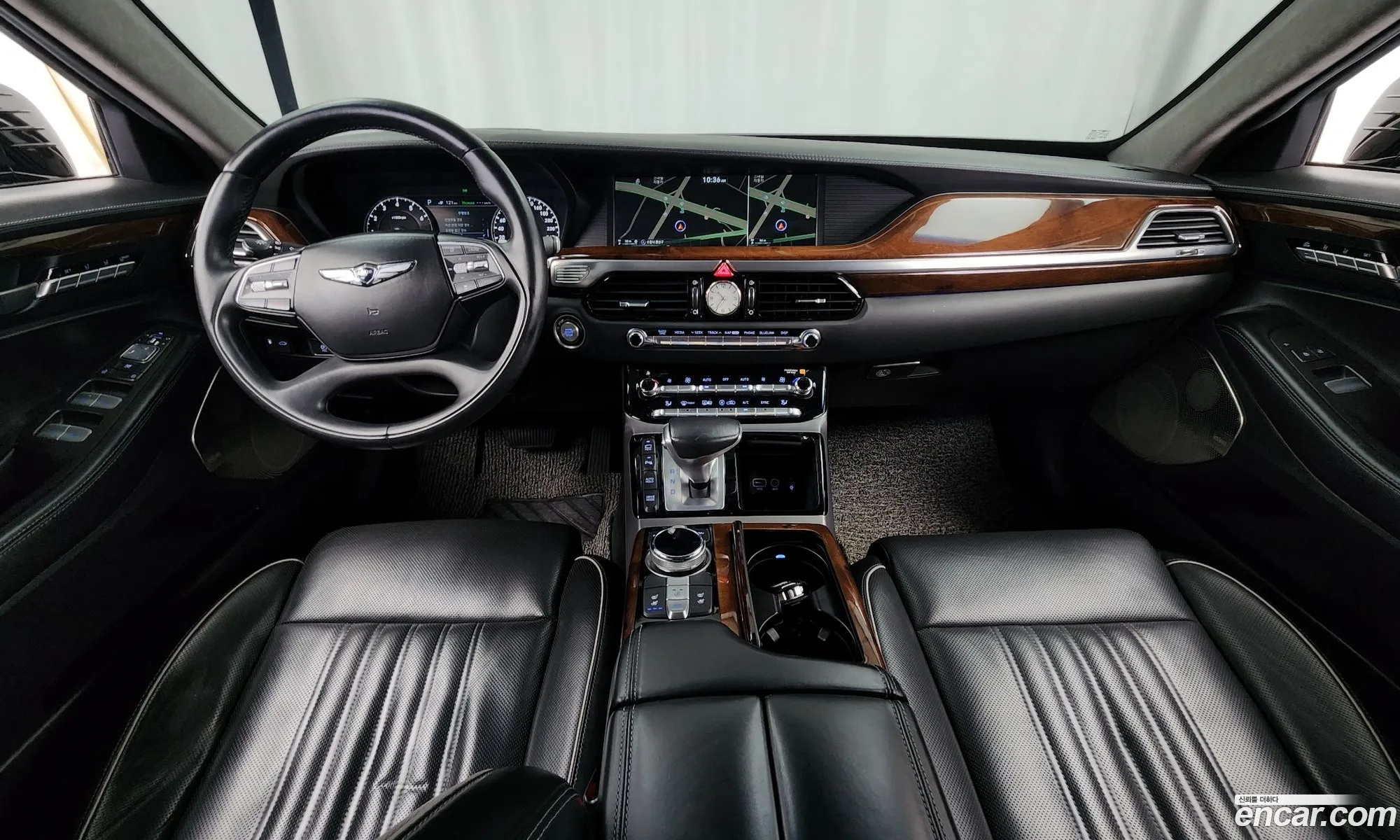Genesis EQ900 2016 — 17