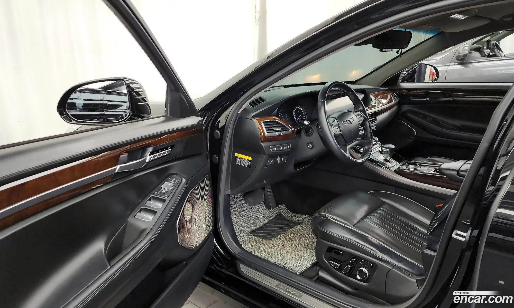 Genesis EQ900 2016 — 6