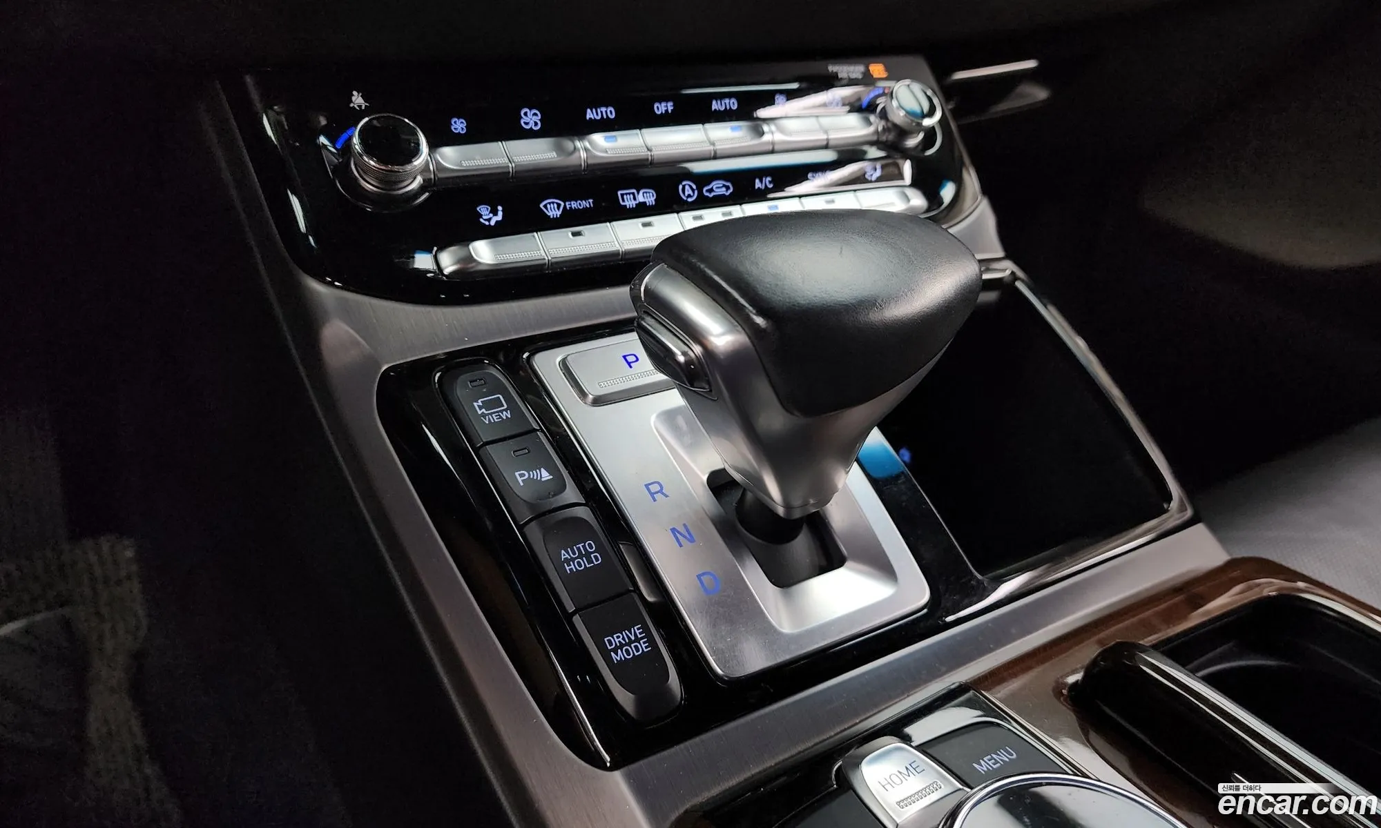 Genesis EQ900 2016 — 18