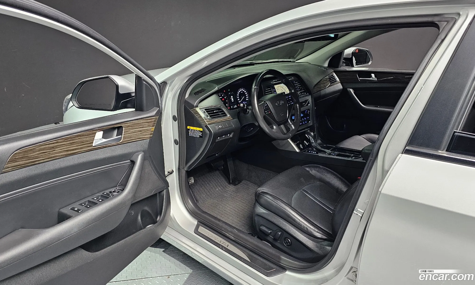 Hyundai LF Sonata 2014 — 15