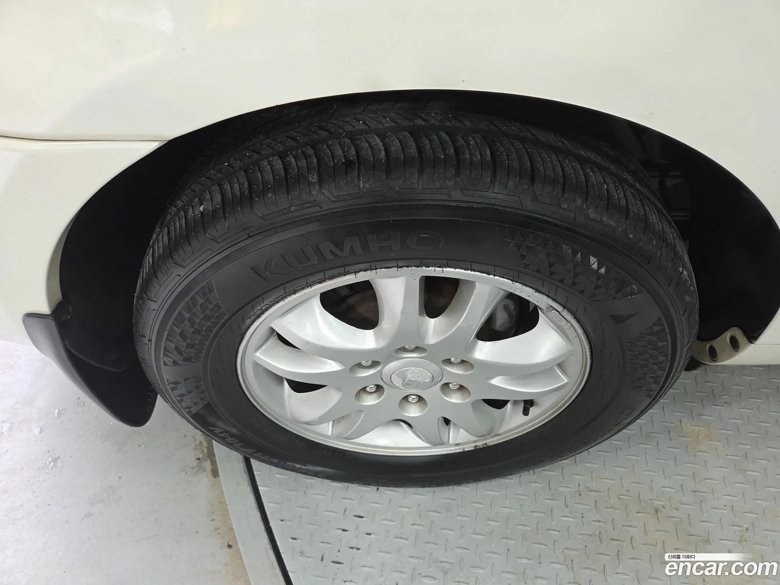 Kia Carnival R 2010 — 5