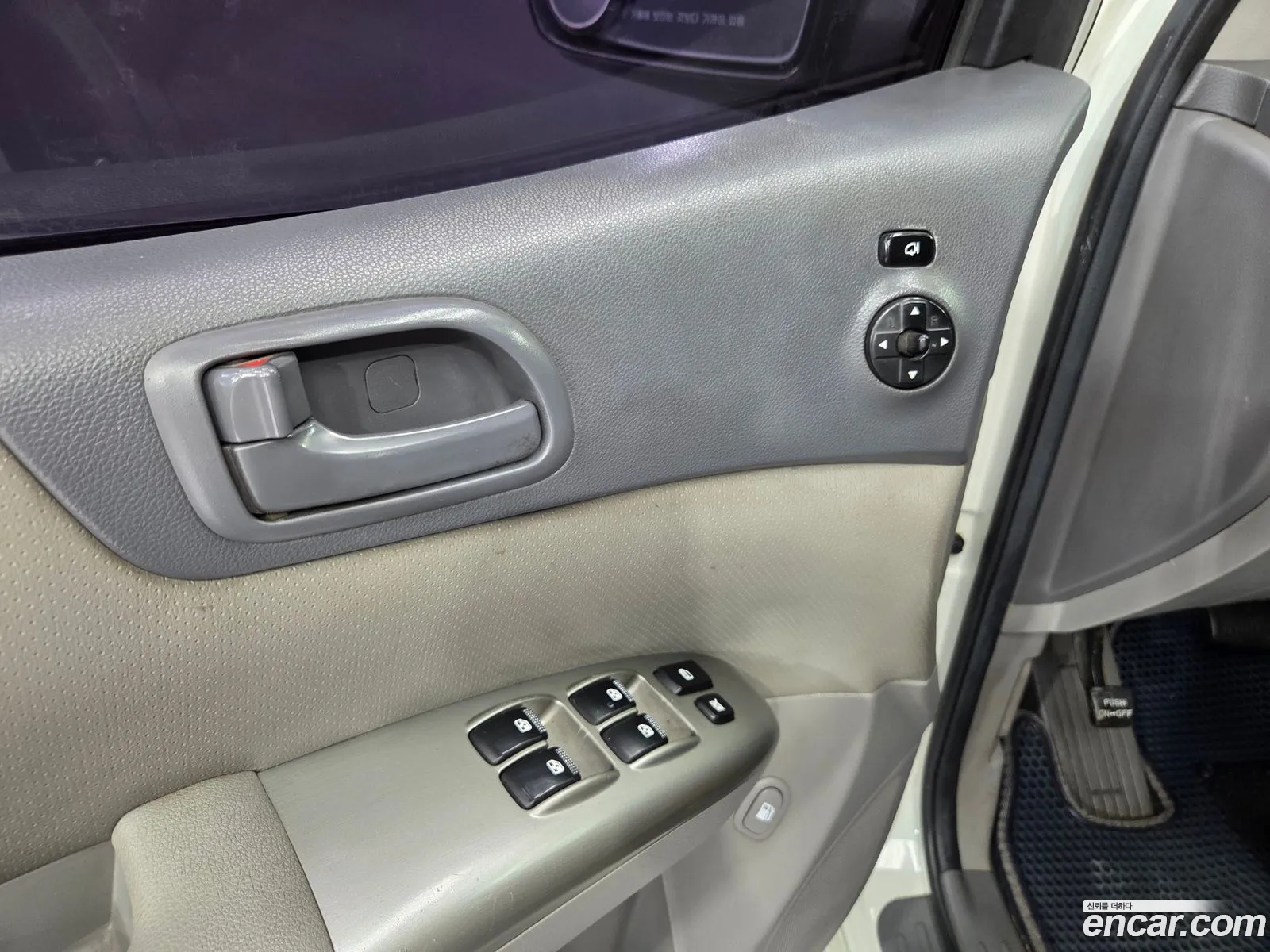 Kia Carnival R 2010 — 3