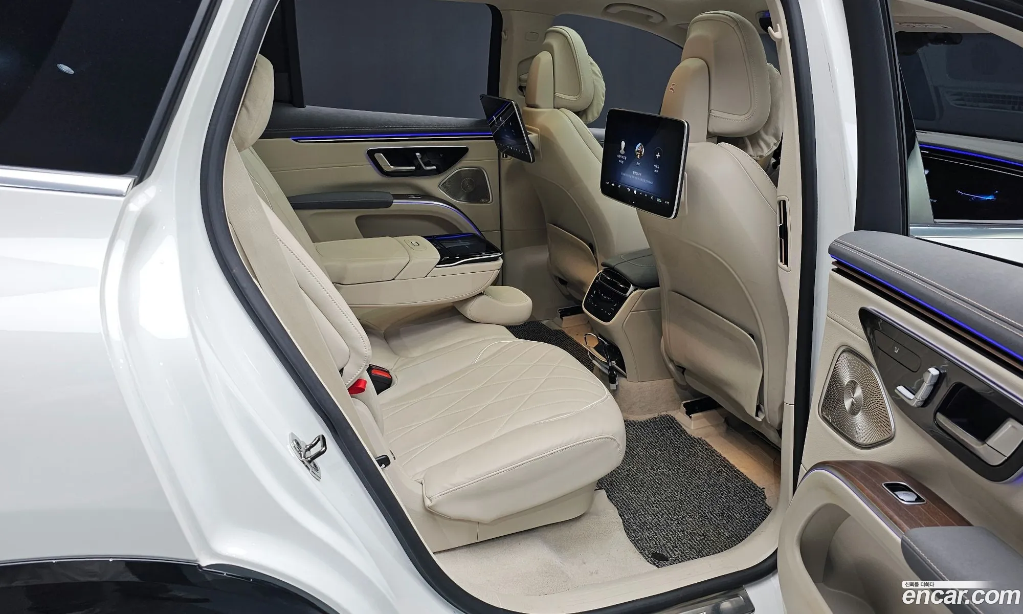 Mercedes-Benz EQS SUV X296 2023 — 10