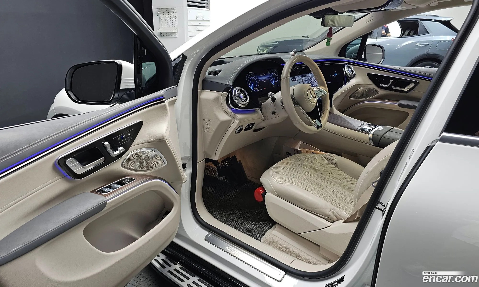 Mercedes-Benz EQS SUV X296 2023 — 9