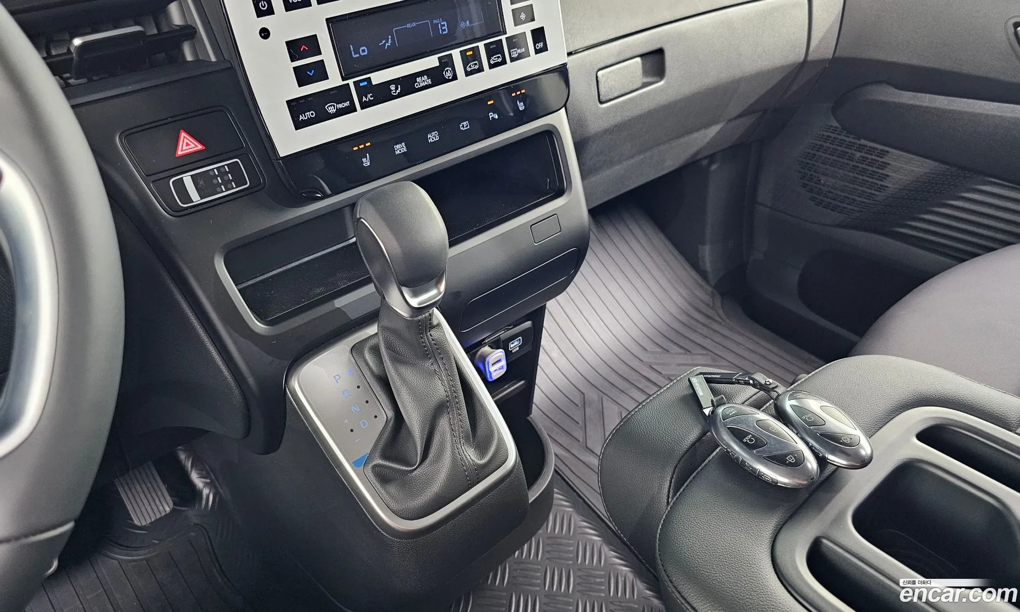 Hyundai Staria 2025 — 15