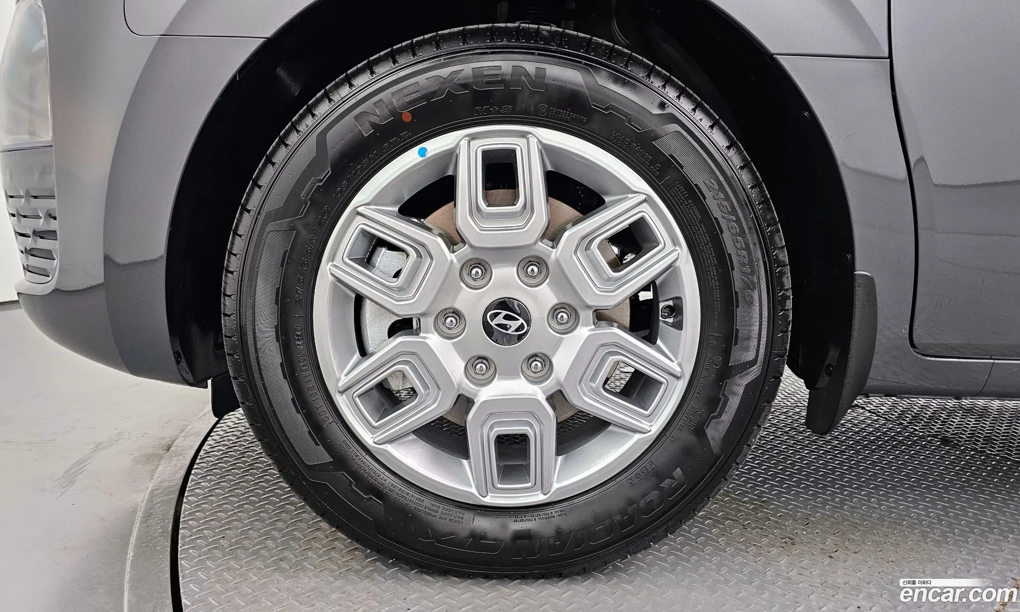 Hyundai Staria 2025 — 2