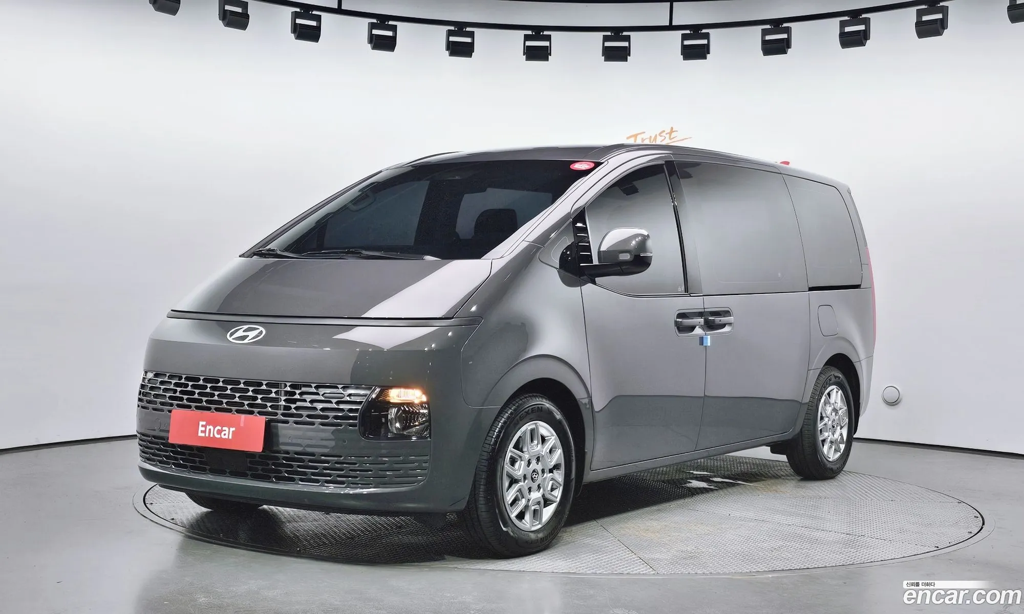 Hyundai Staria 2025 — 12
