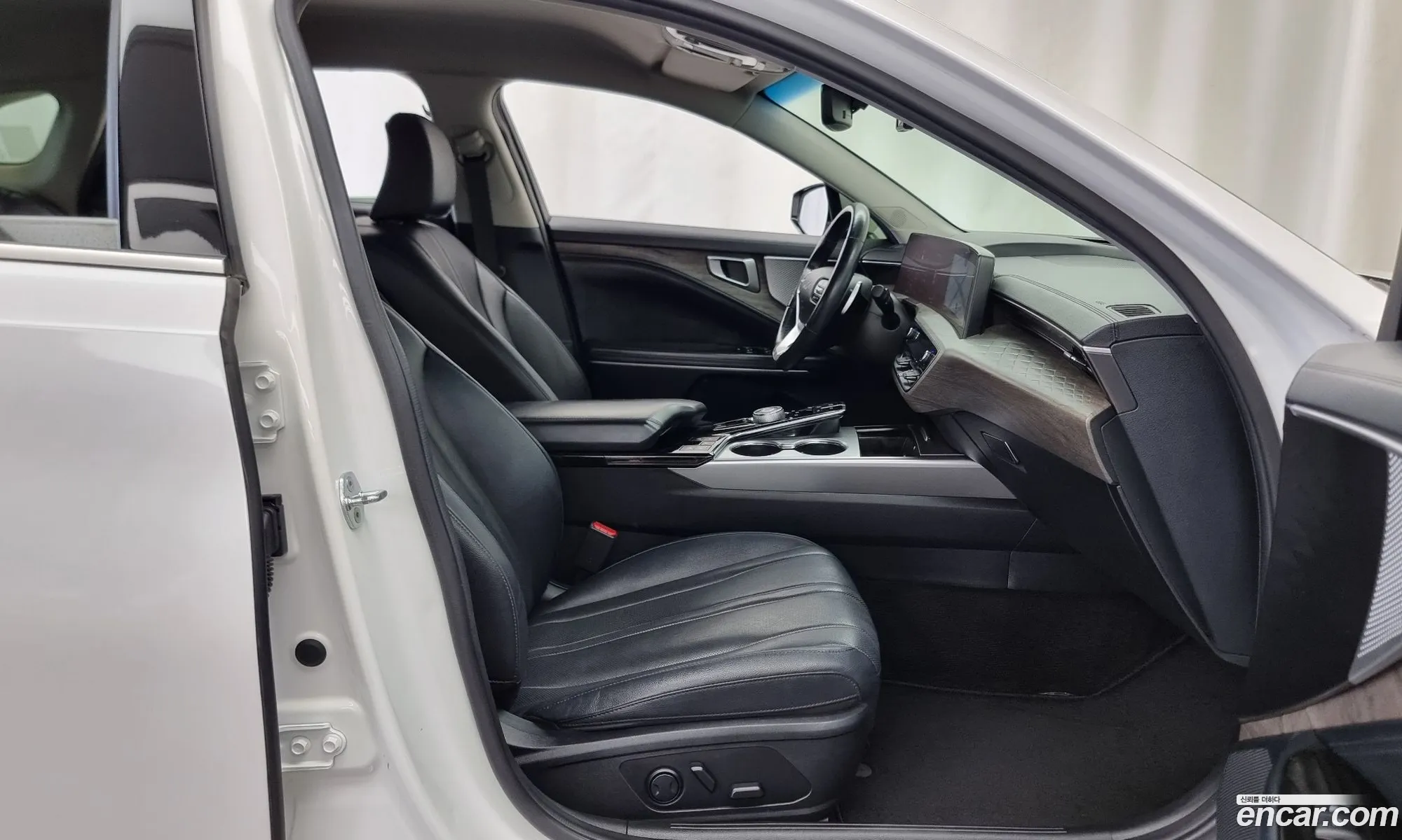 Kia K8 2021 — 17