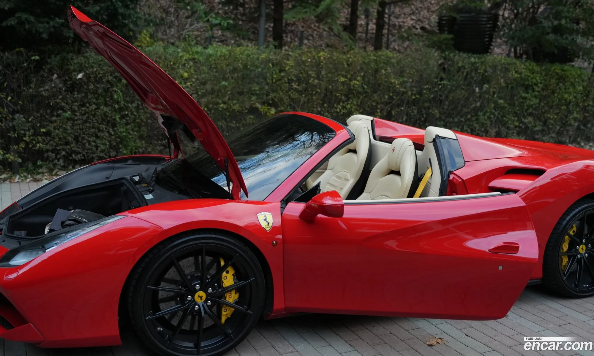 Ferrari 488 Spider 2016 — 11