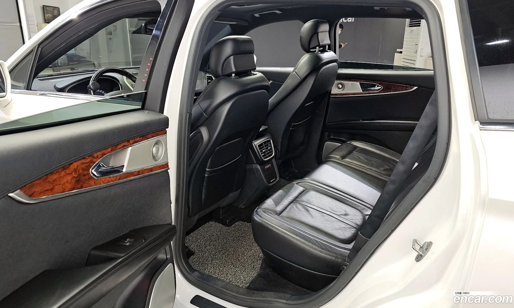 Lincoln MKX 2017 2LMPJ8LP1HBL19436 — 4
