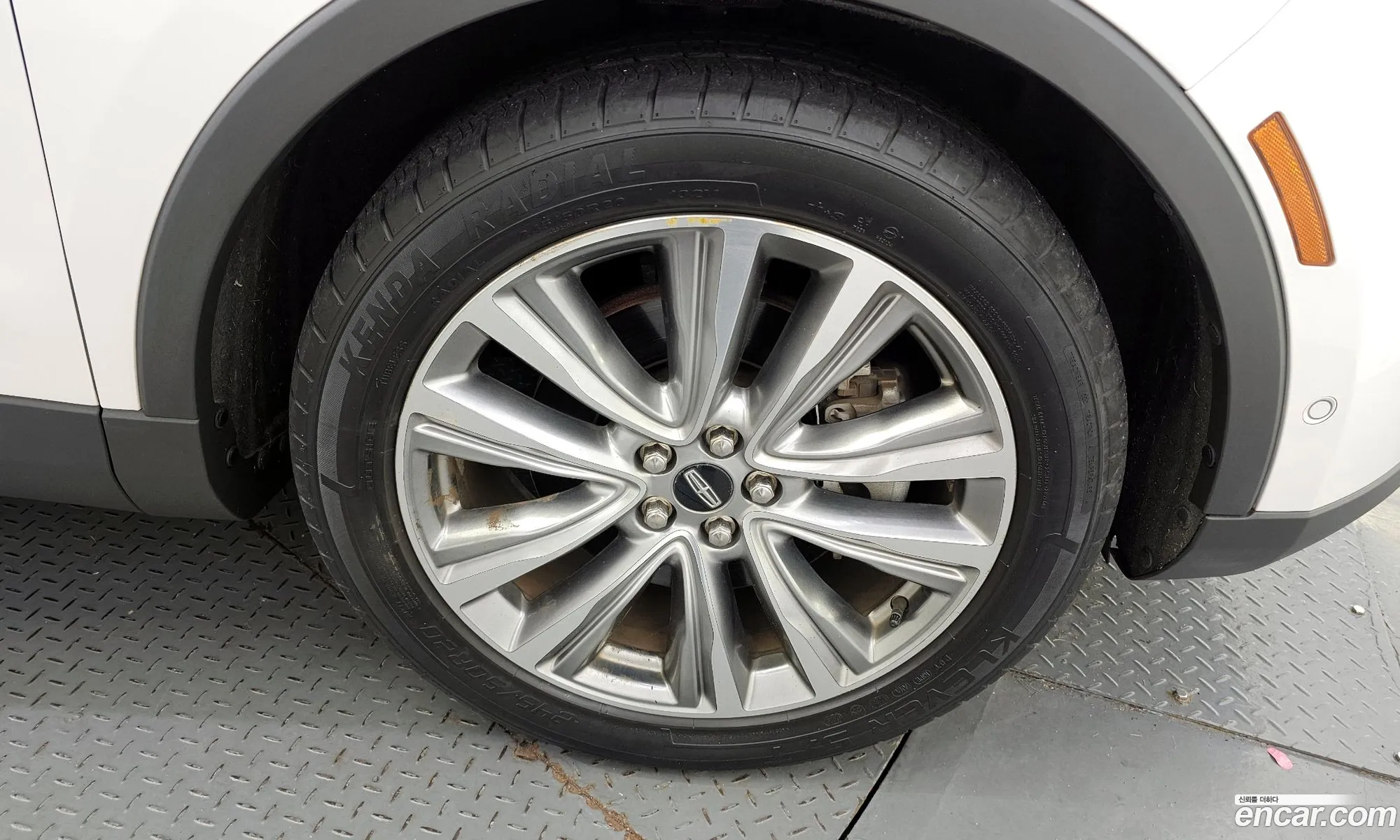 Lincoln MKX 2017 2LMPJ8LP1HBL19436 — 11