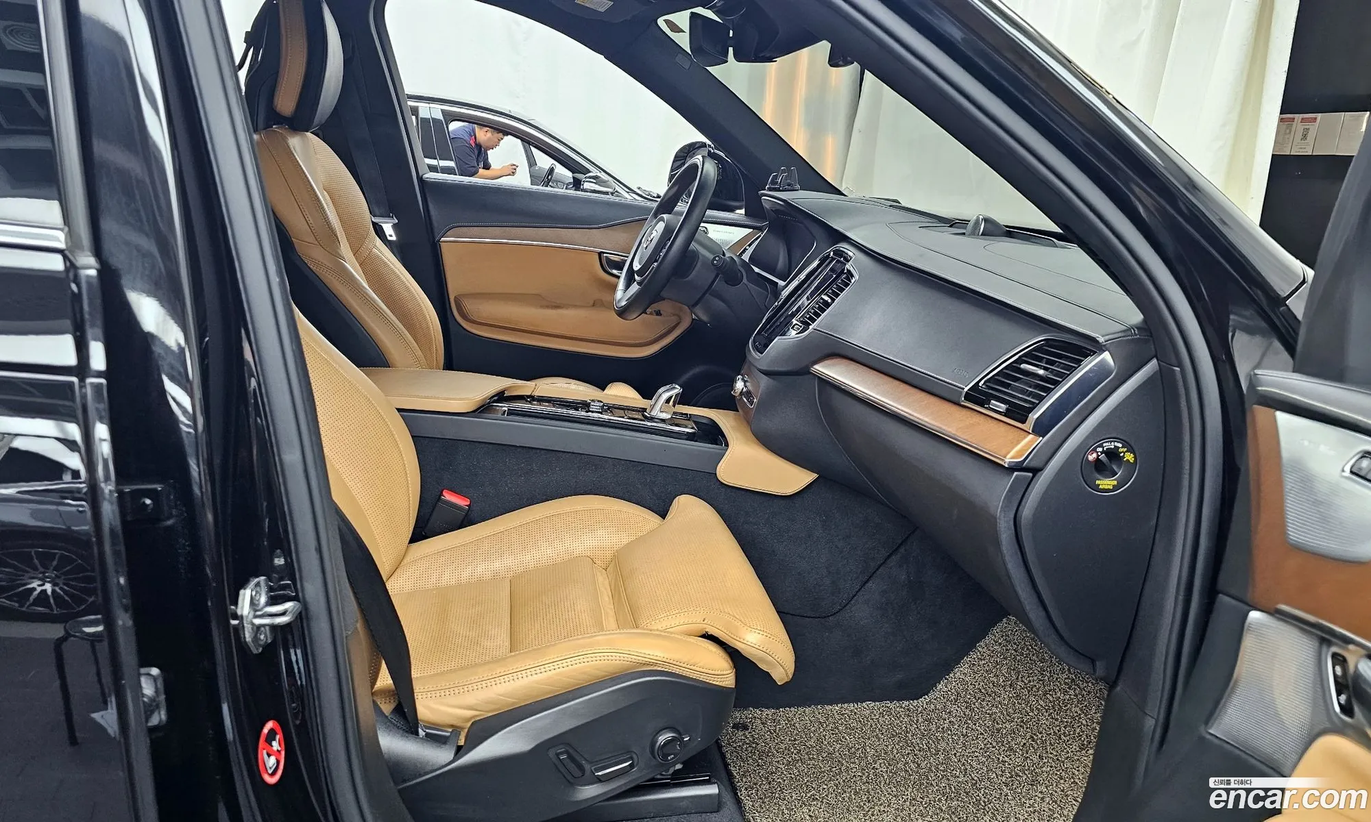 Volvo XC90 2017 YV1LFBC0DH1163735 — 3