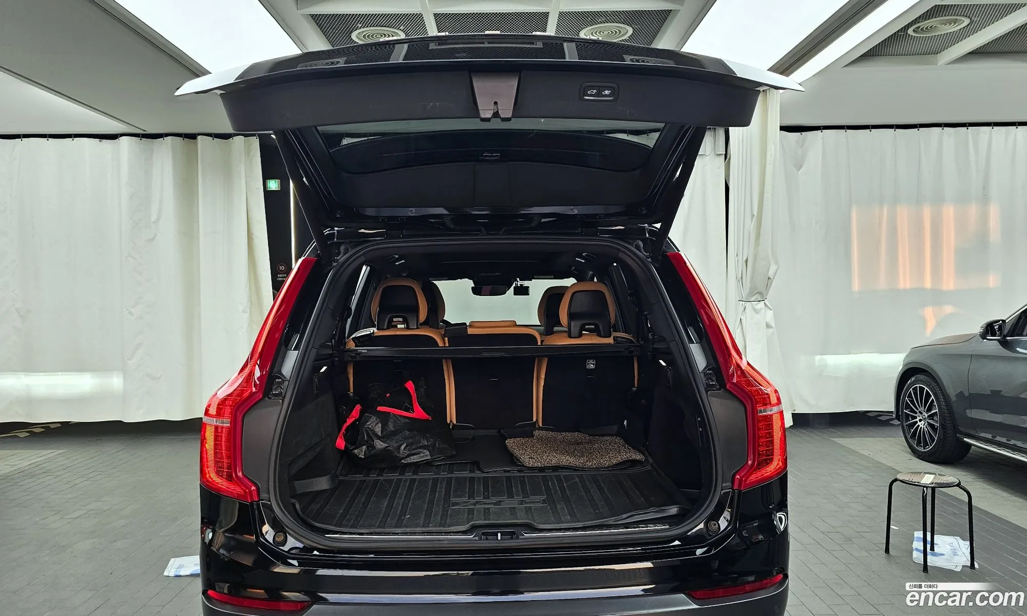 Volvo XC90 2017 YV1LFBC0DH1163735 — 4