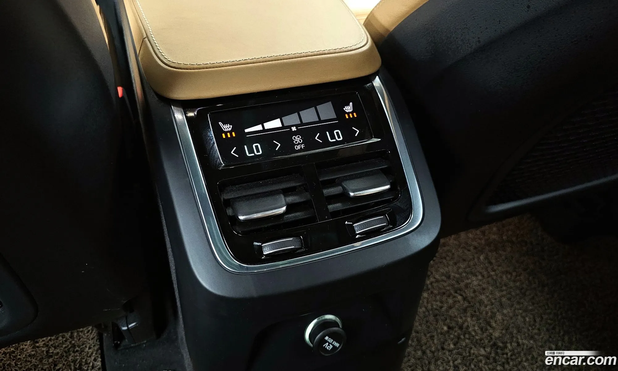 Volvo XC90 2017 YV1LFBC0DH1163735 — 16