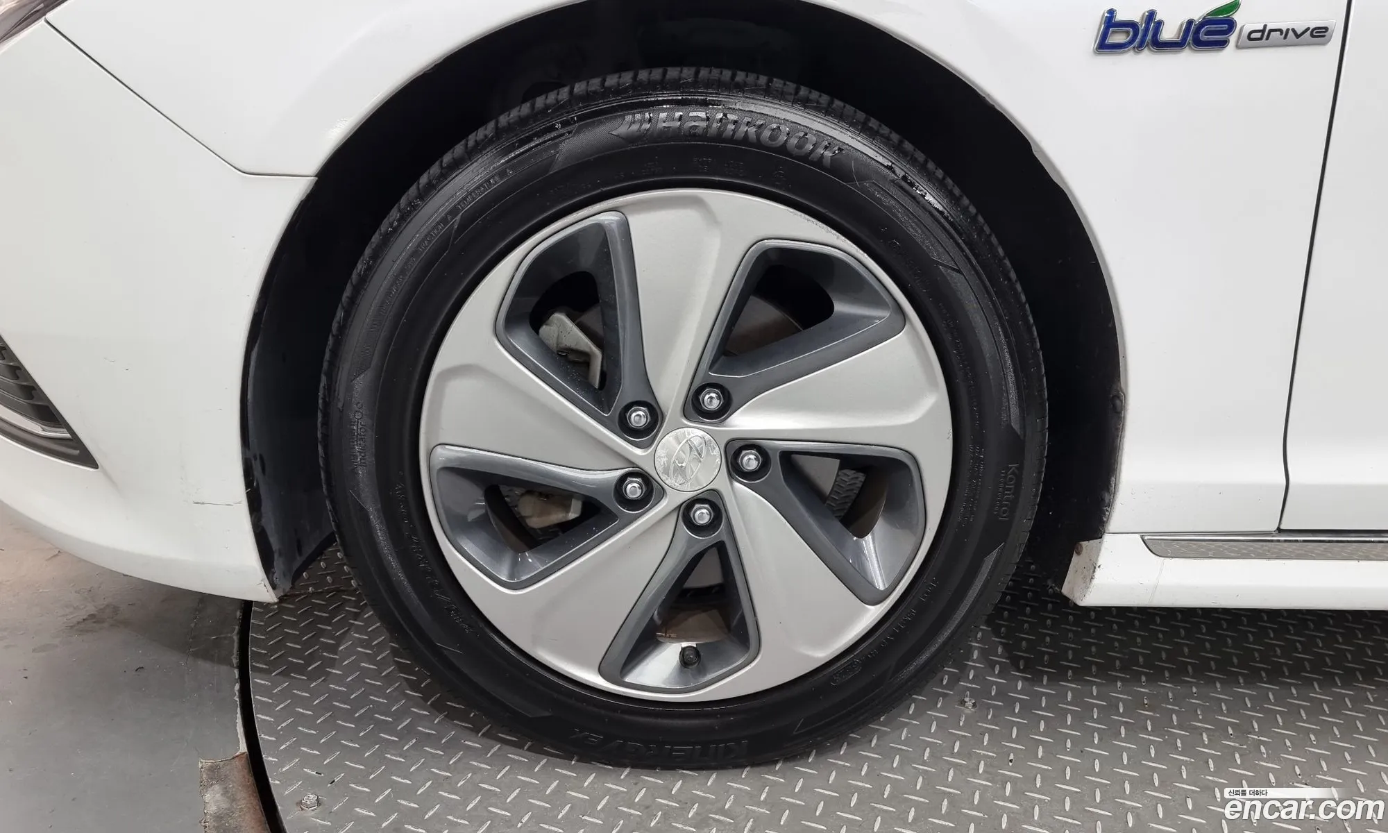 Hyundai LF Sonata Hybrid 2015 — 5