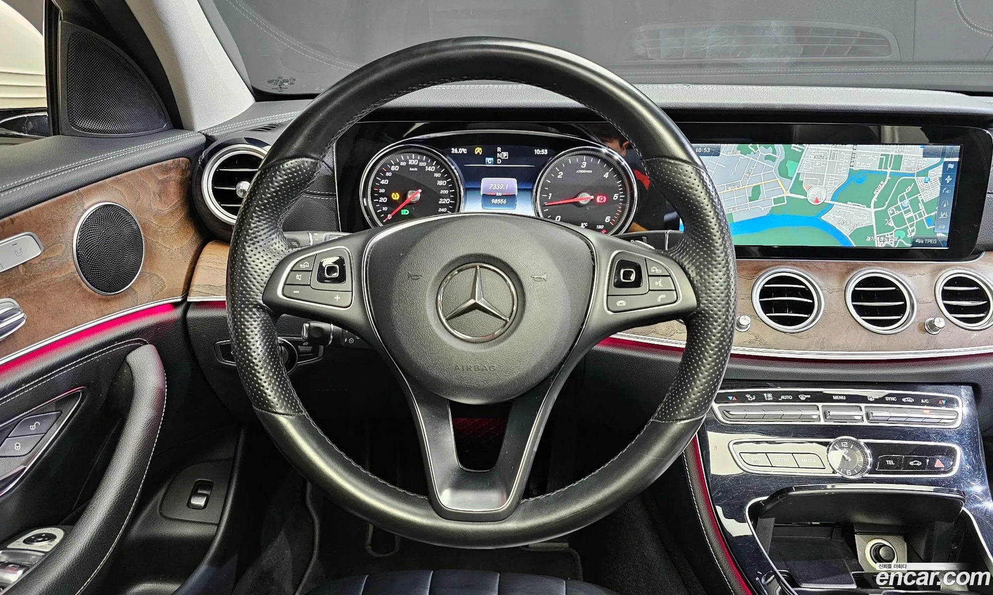 Mercedes-Benz E-Class W213 2016 — 11